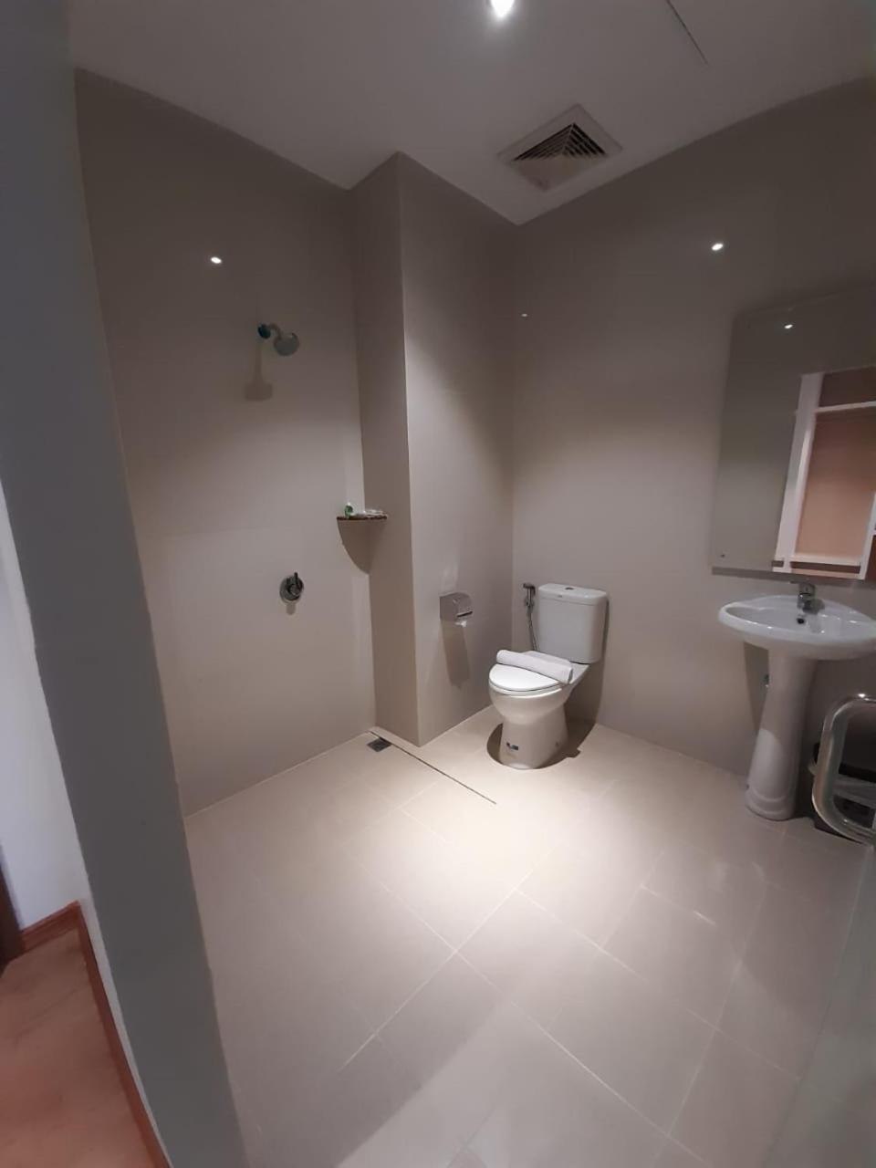 Standard Double Room - Photo 2