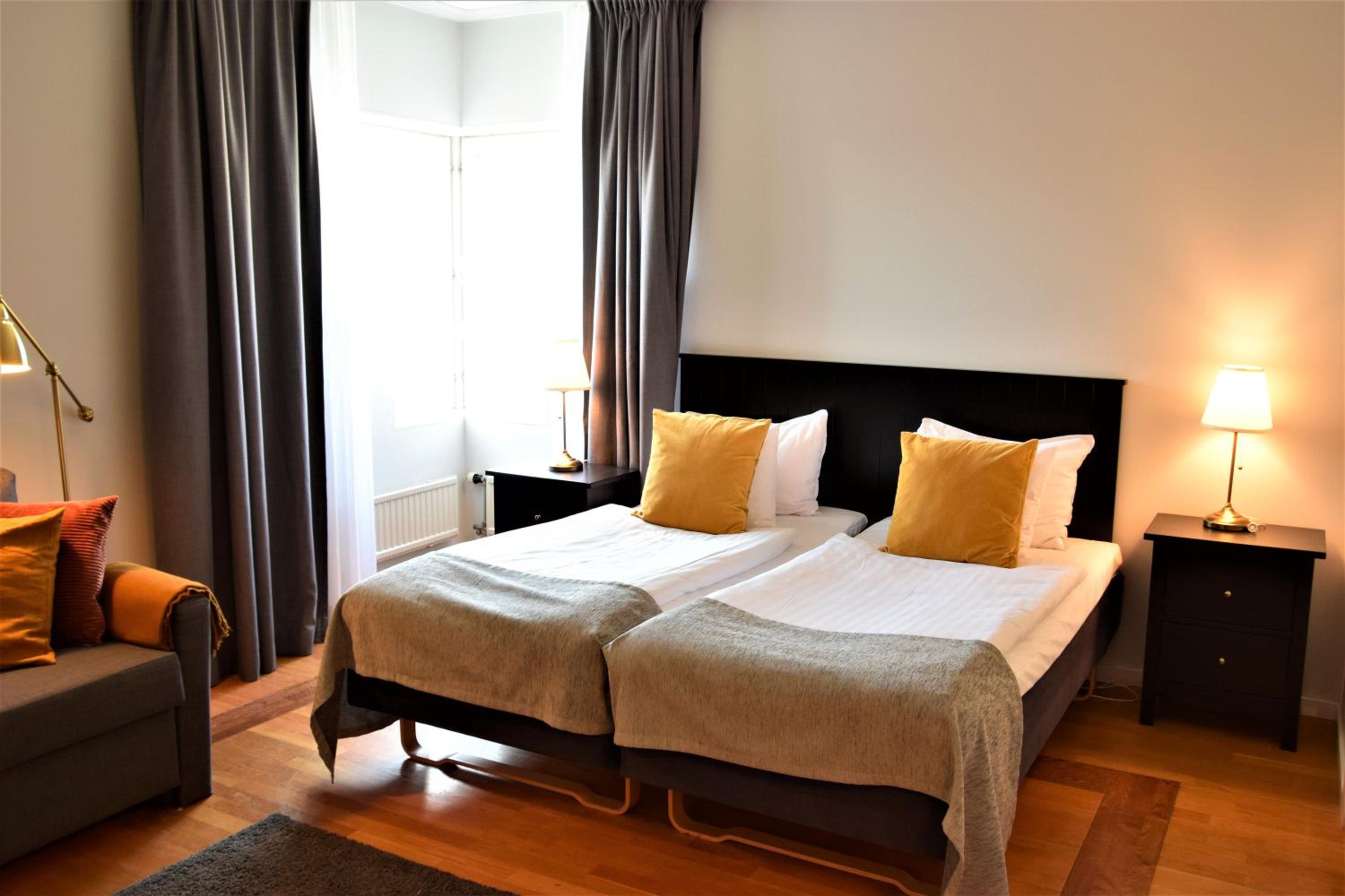 Standard Twin Room - Photo 5