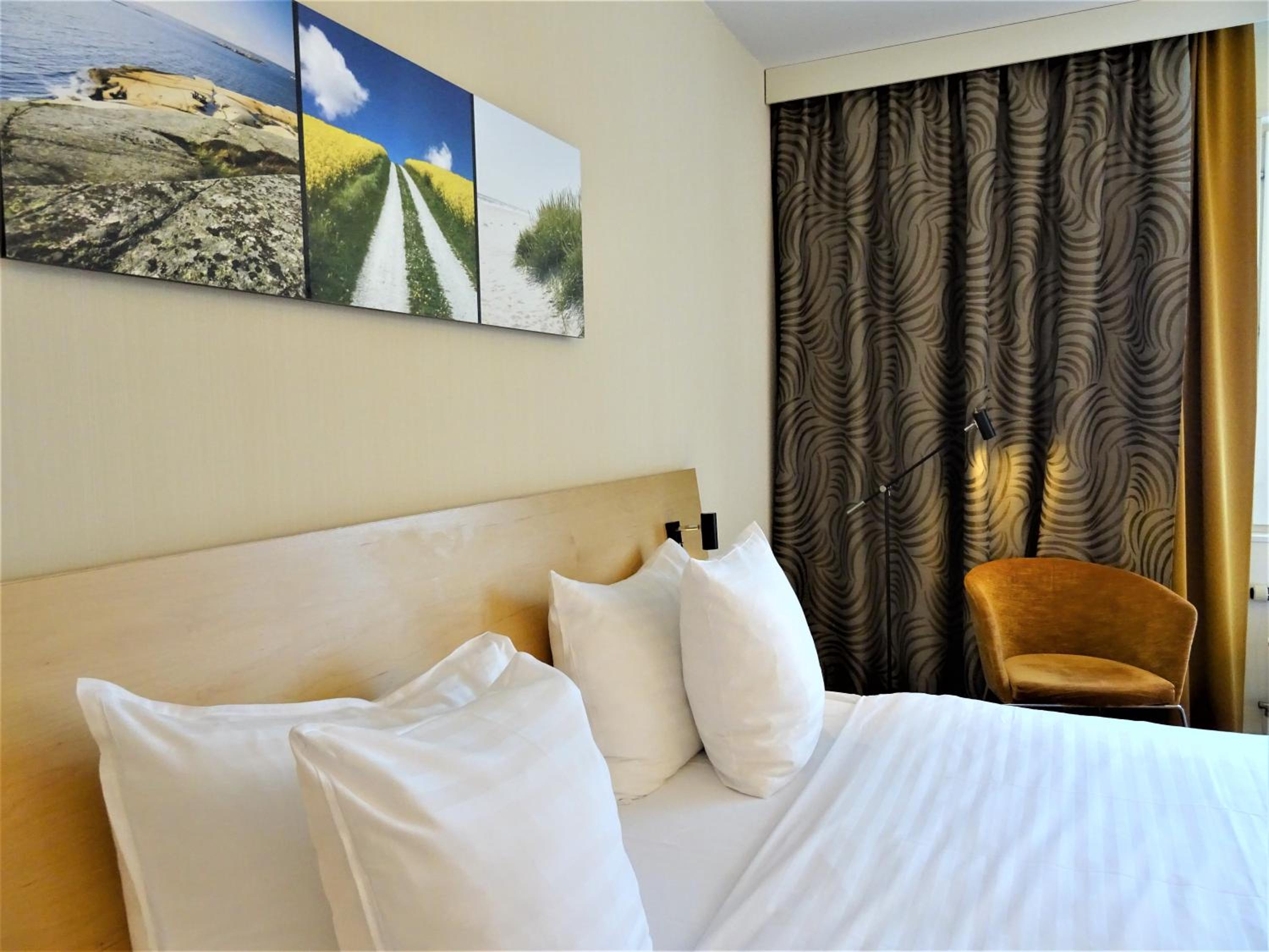 Standard Double Room - Photo 9