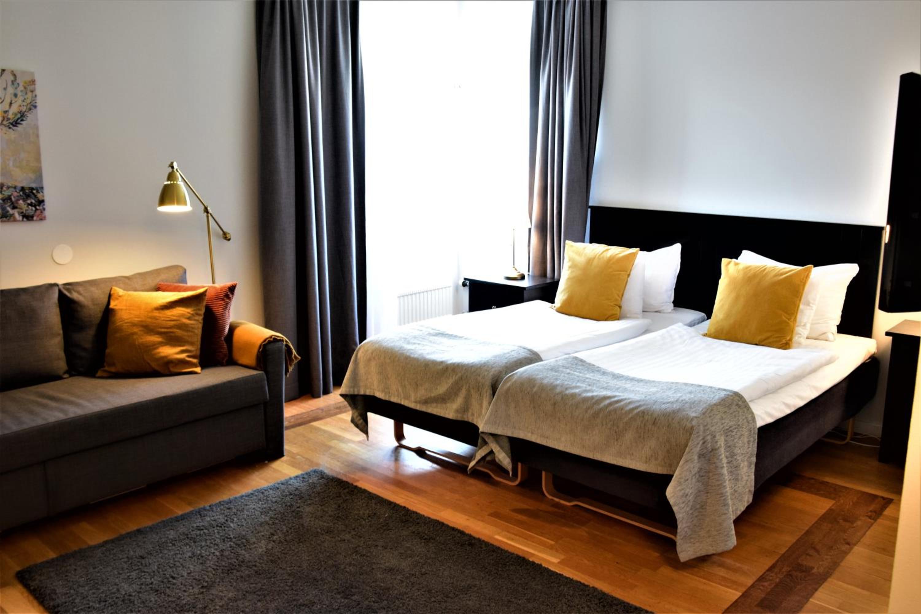 Standard Twin Room - Photo 7