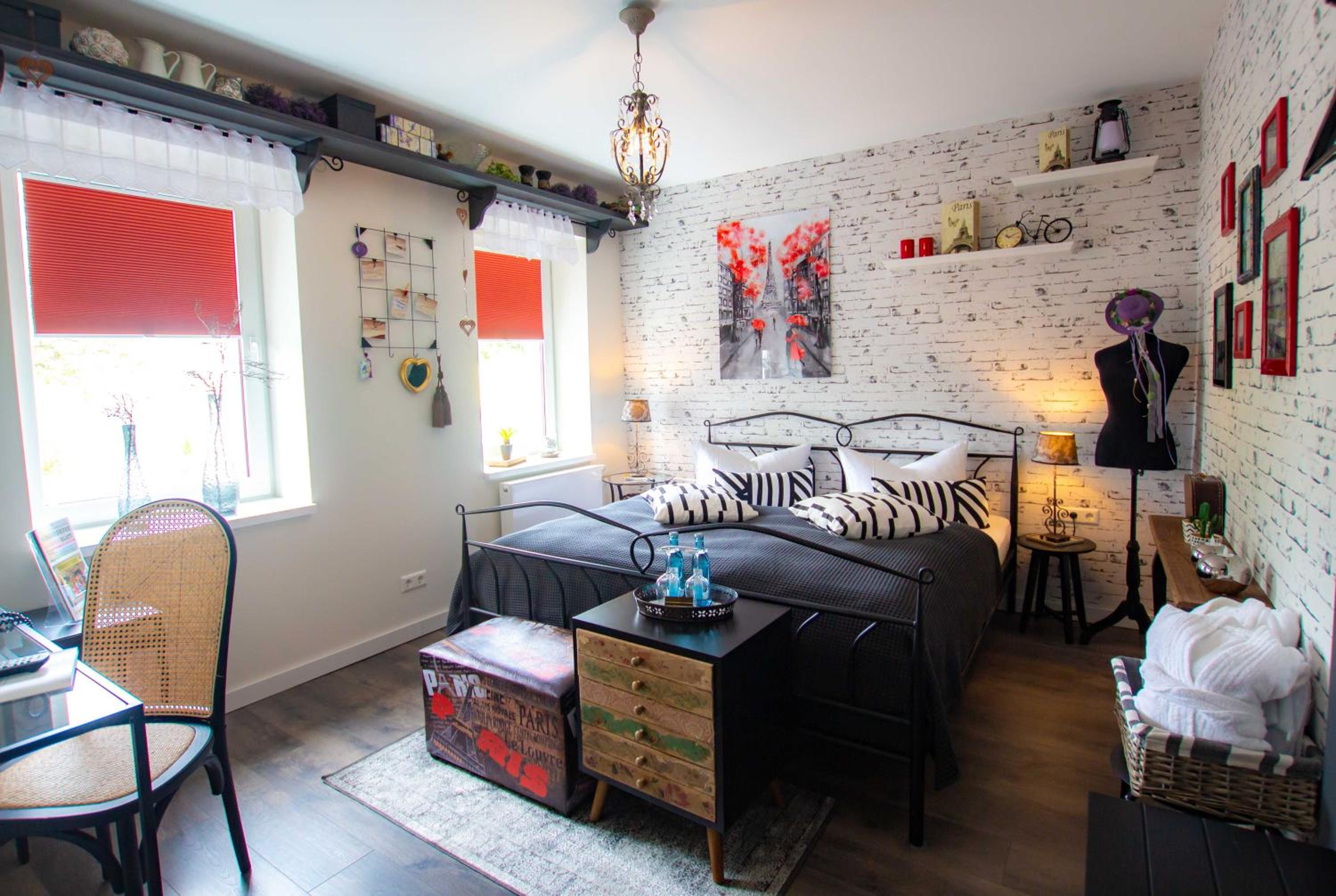 Double Room - Photo 7
