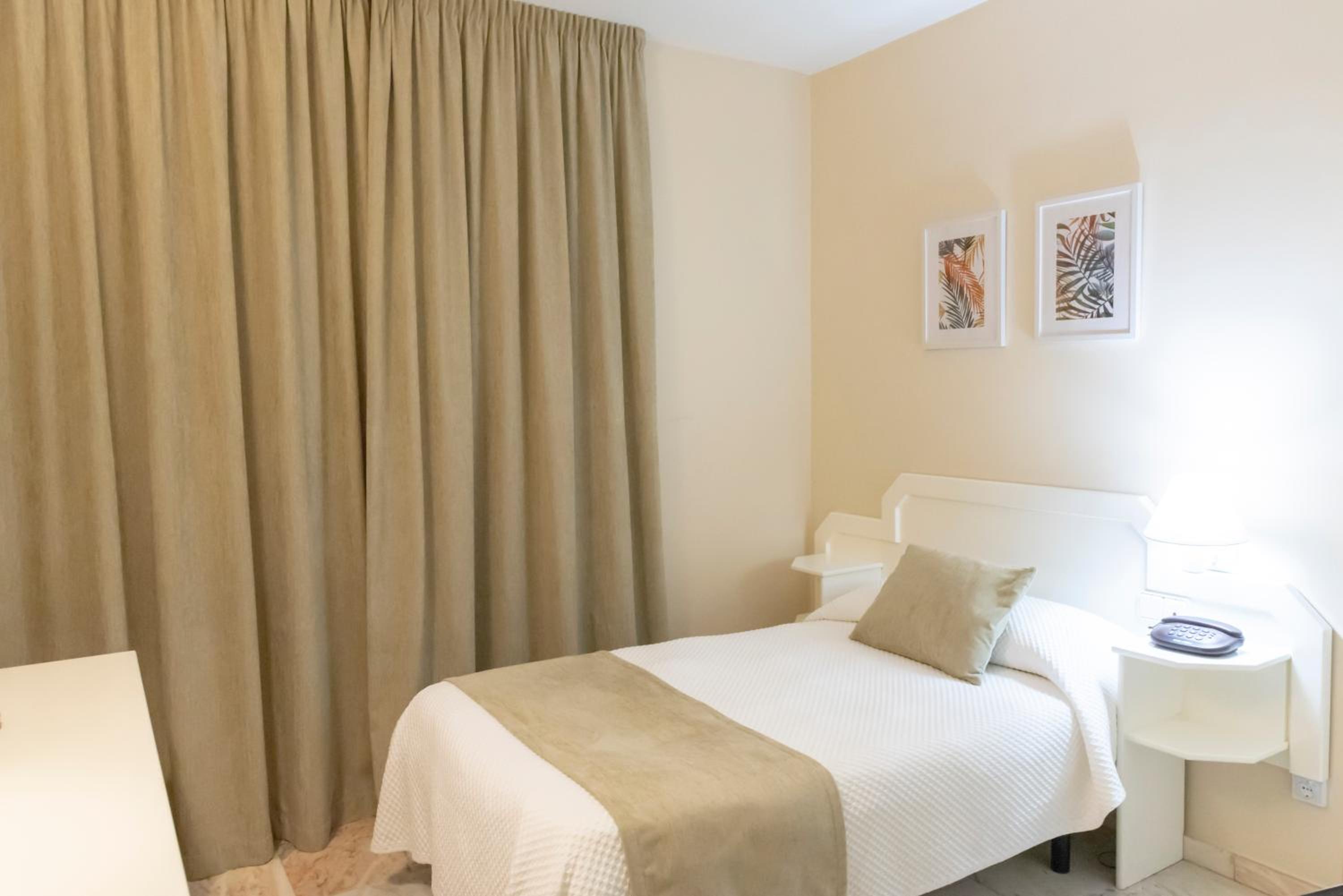 Single Room photo 2