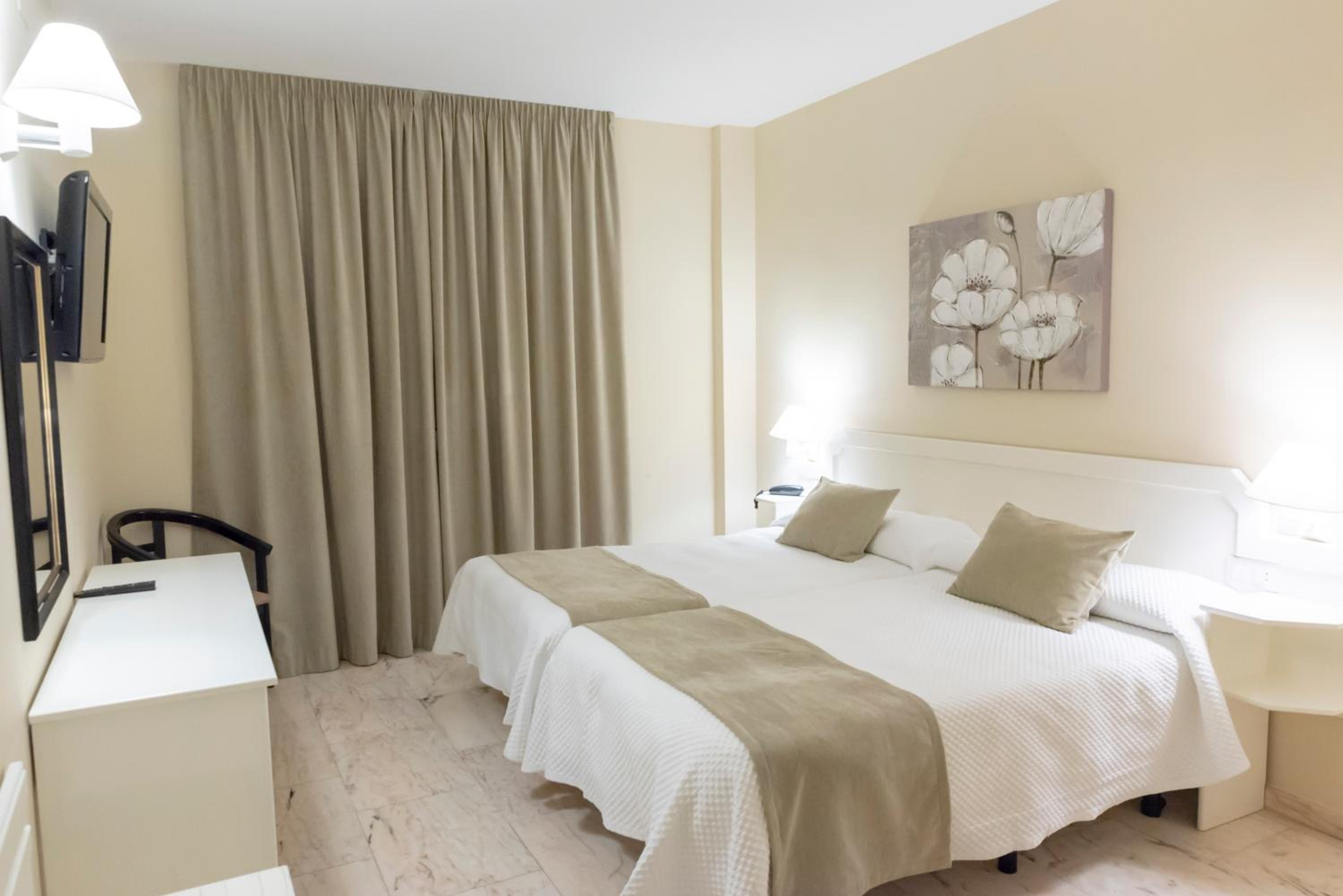 Double or Twin Room photo 2