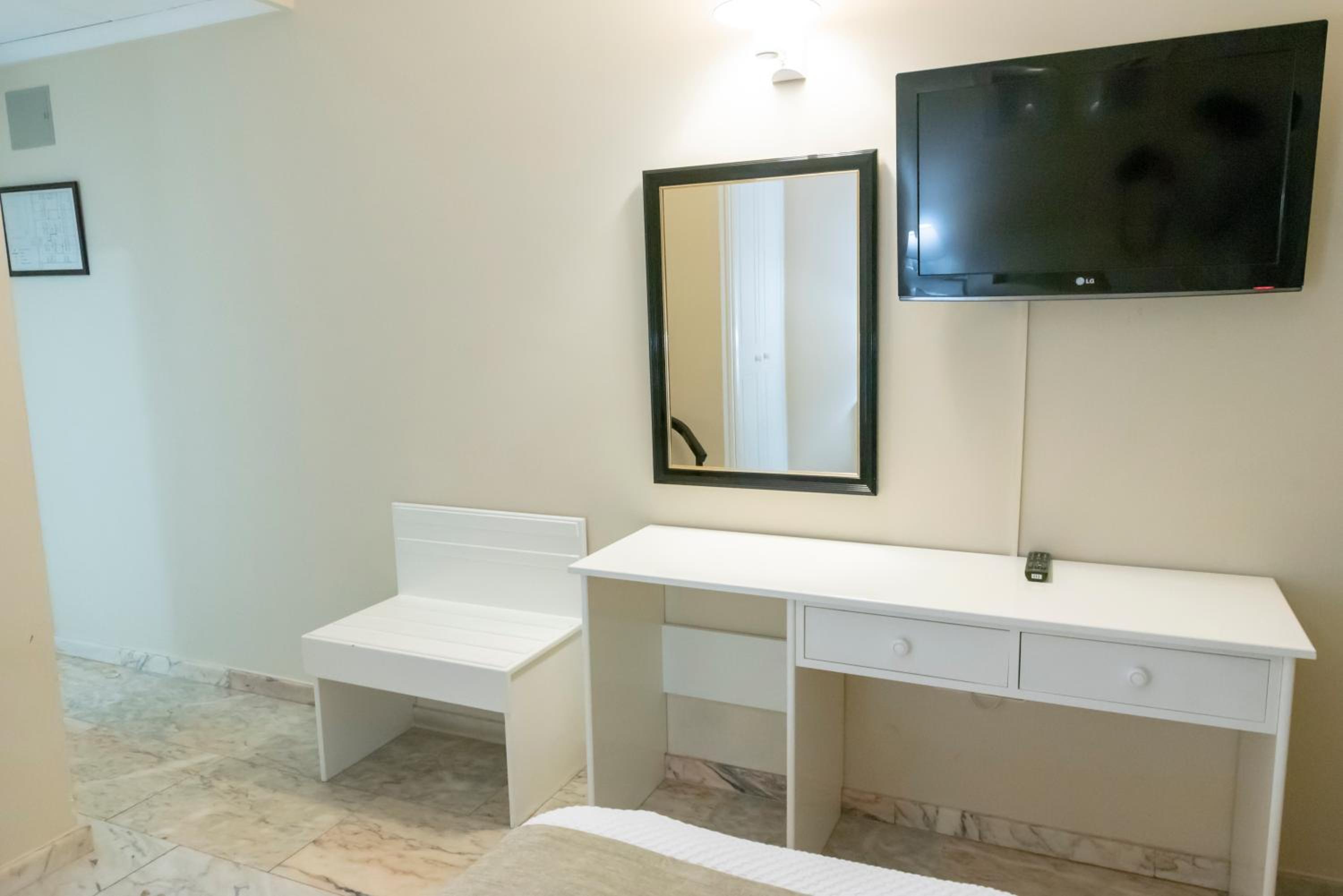 Double or Twin Room photo 3