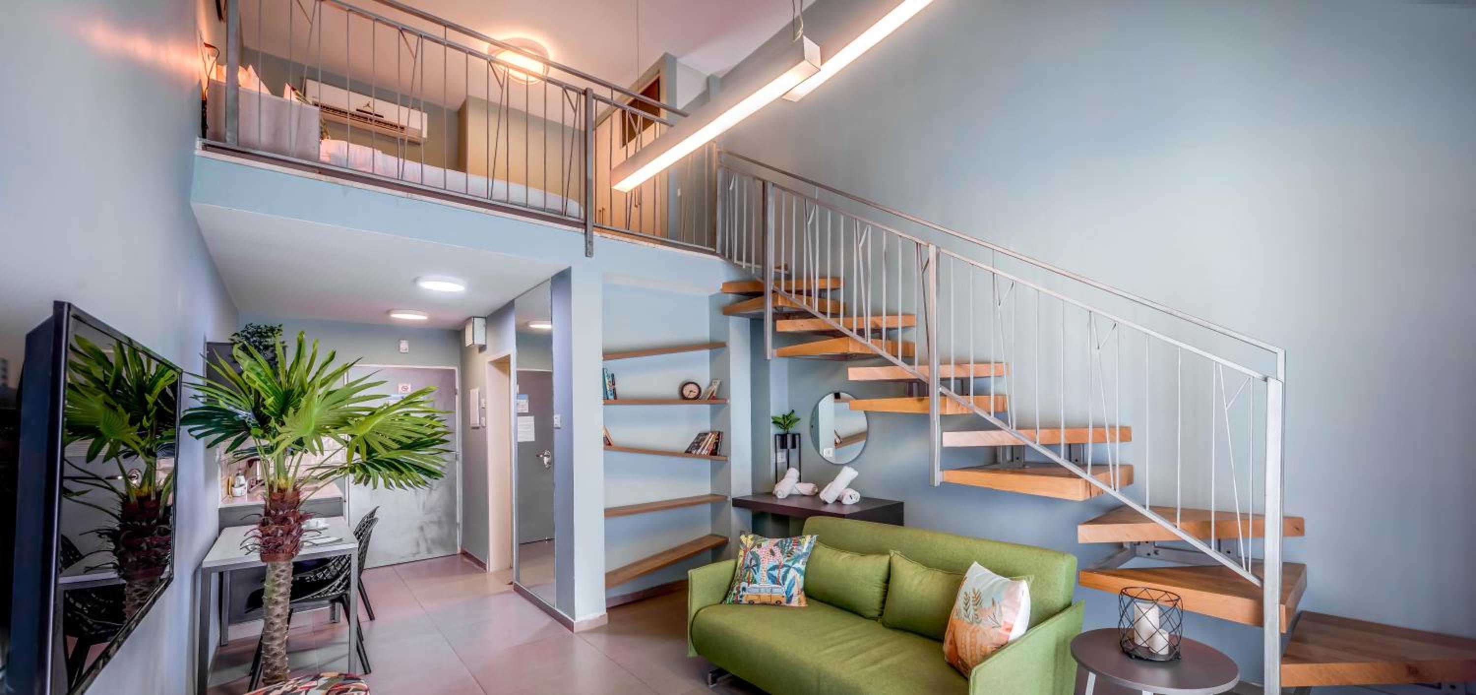 Family Gallery Apartment with Balcony  photo 2