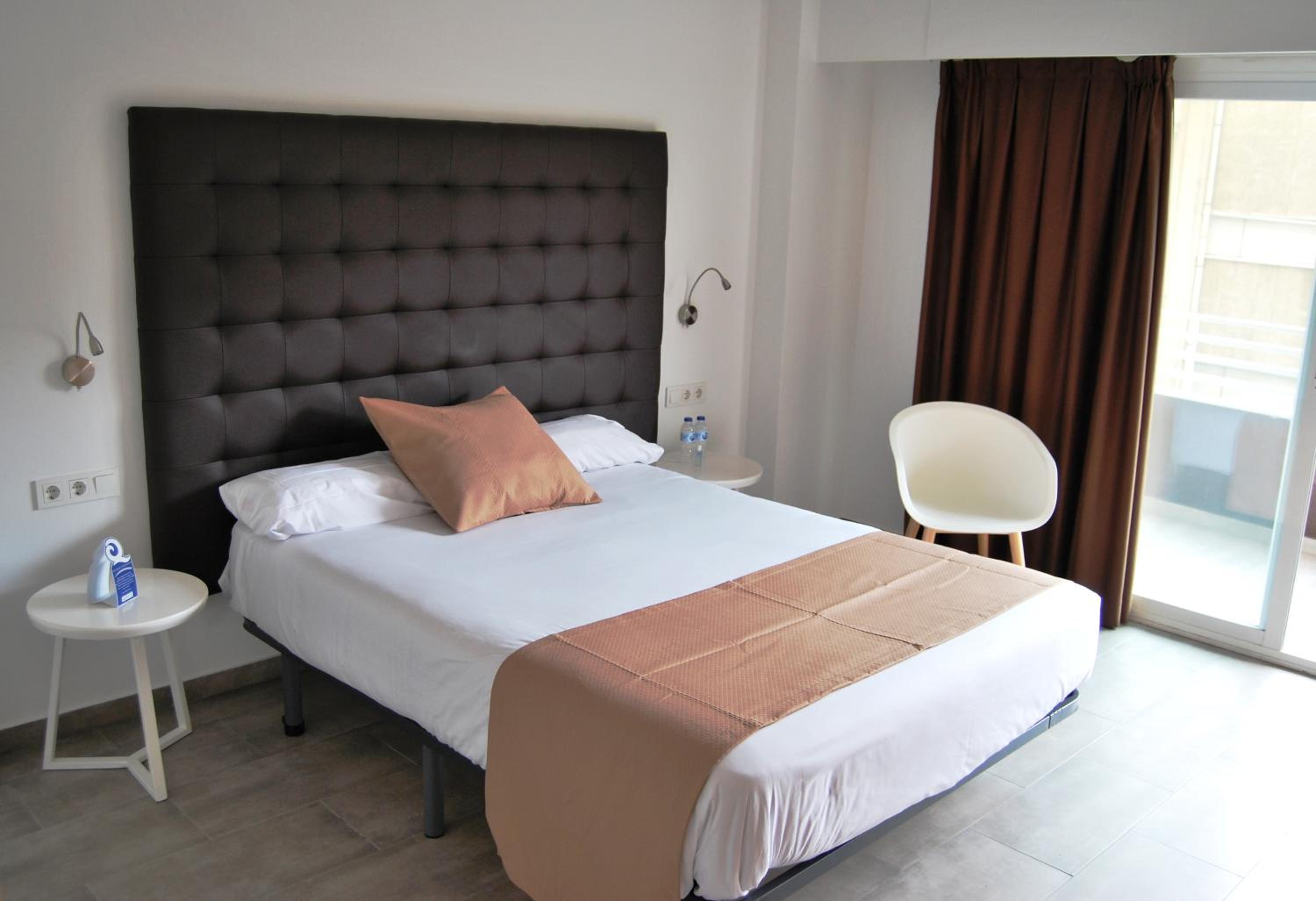 Twin Room - Photo 28