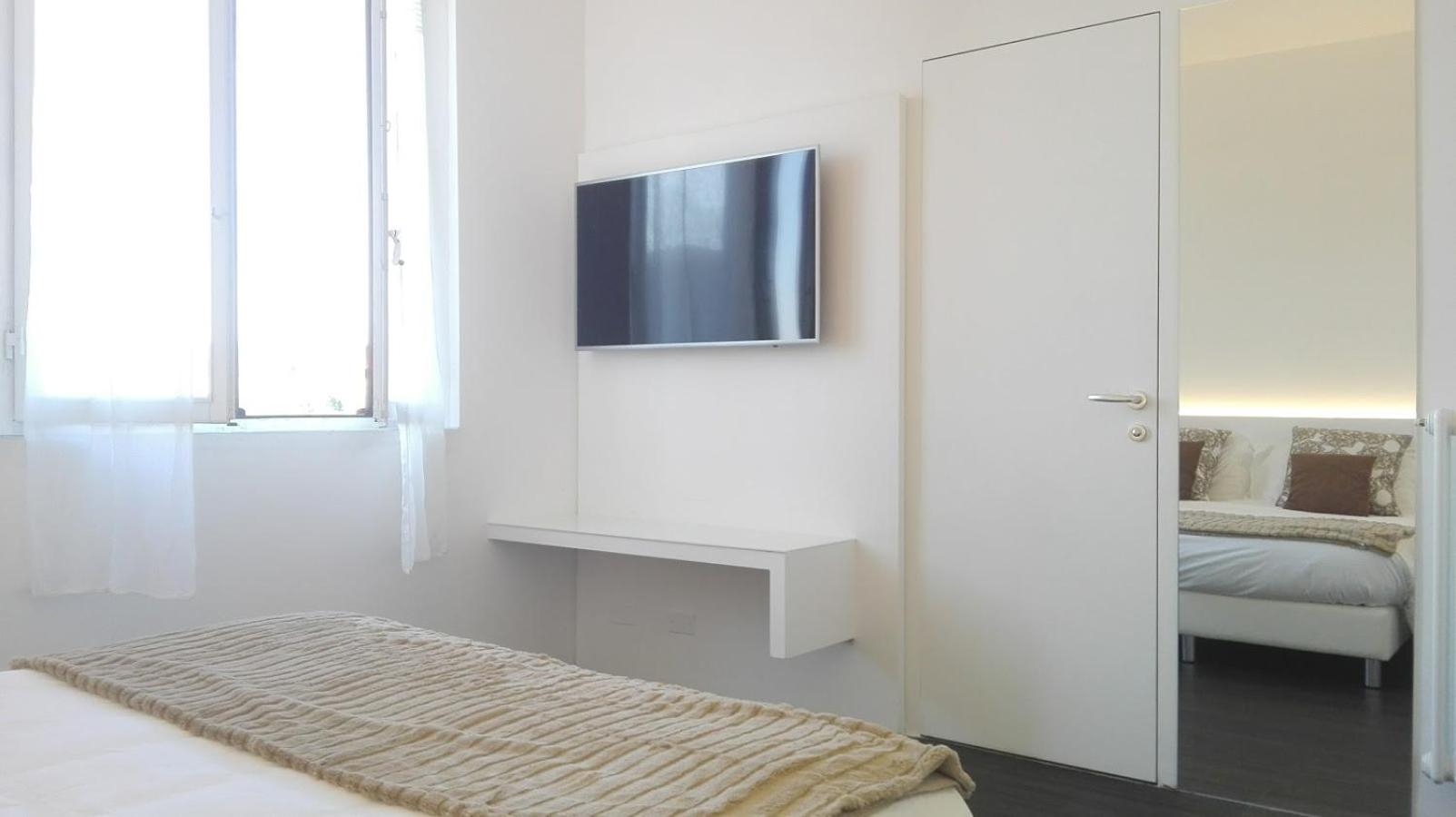 Double Room - Photo 13