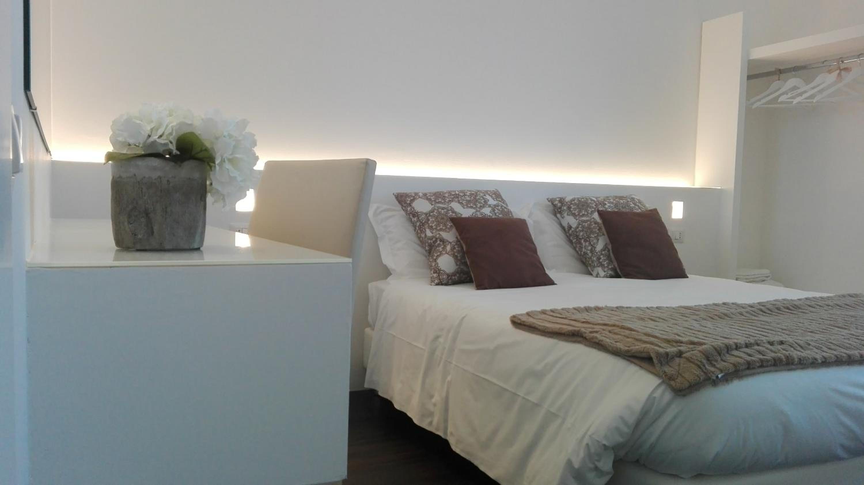 Double Room - Photo 5