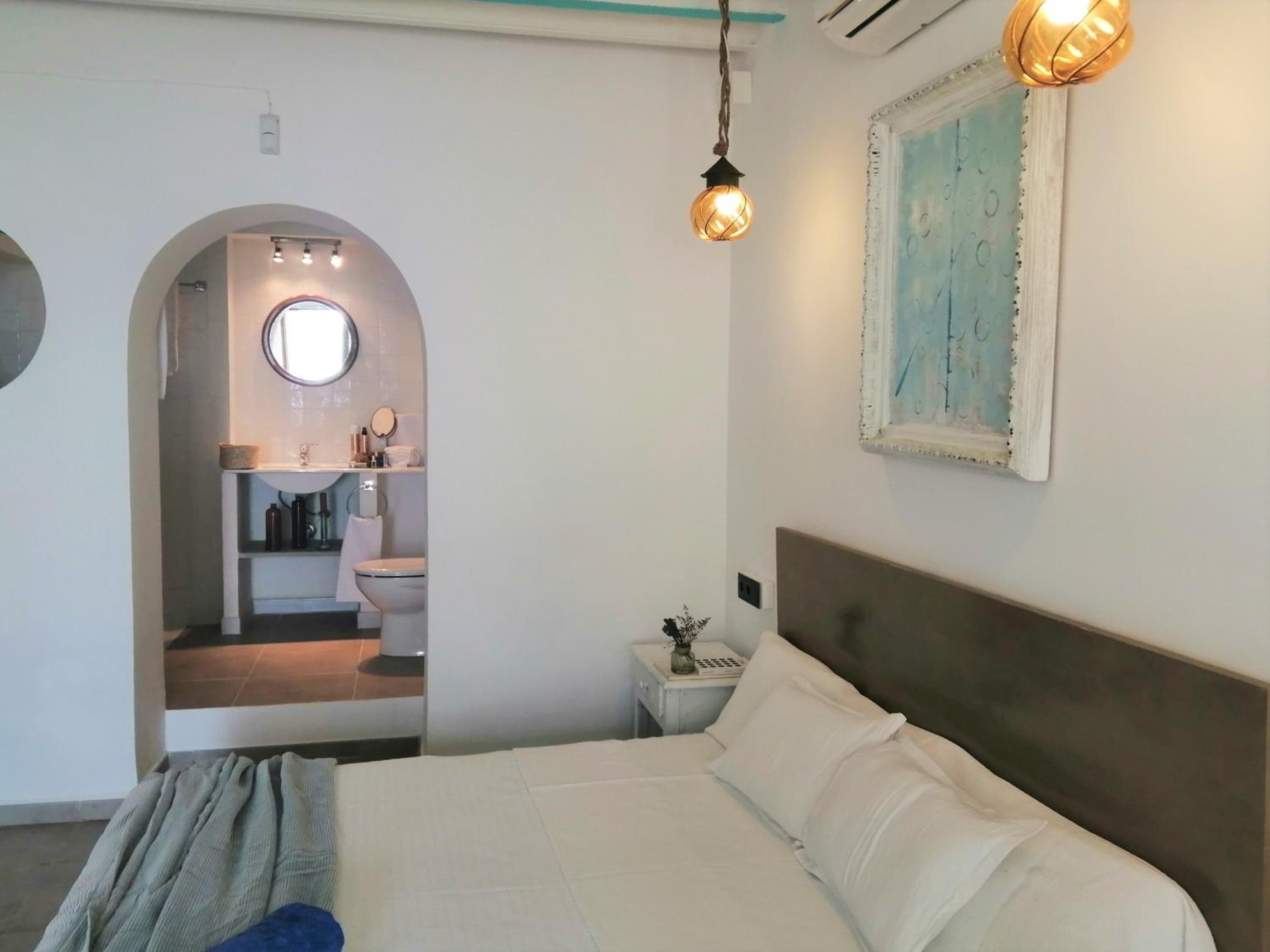 Superior Suite with Sea View thumbnail 6