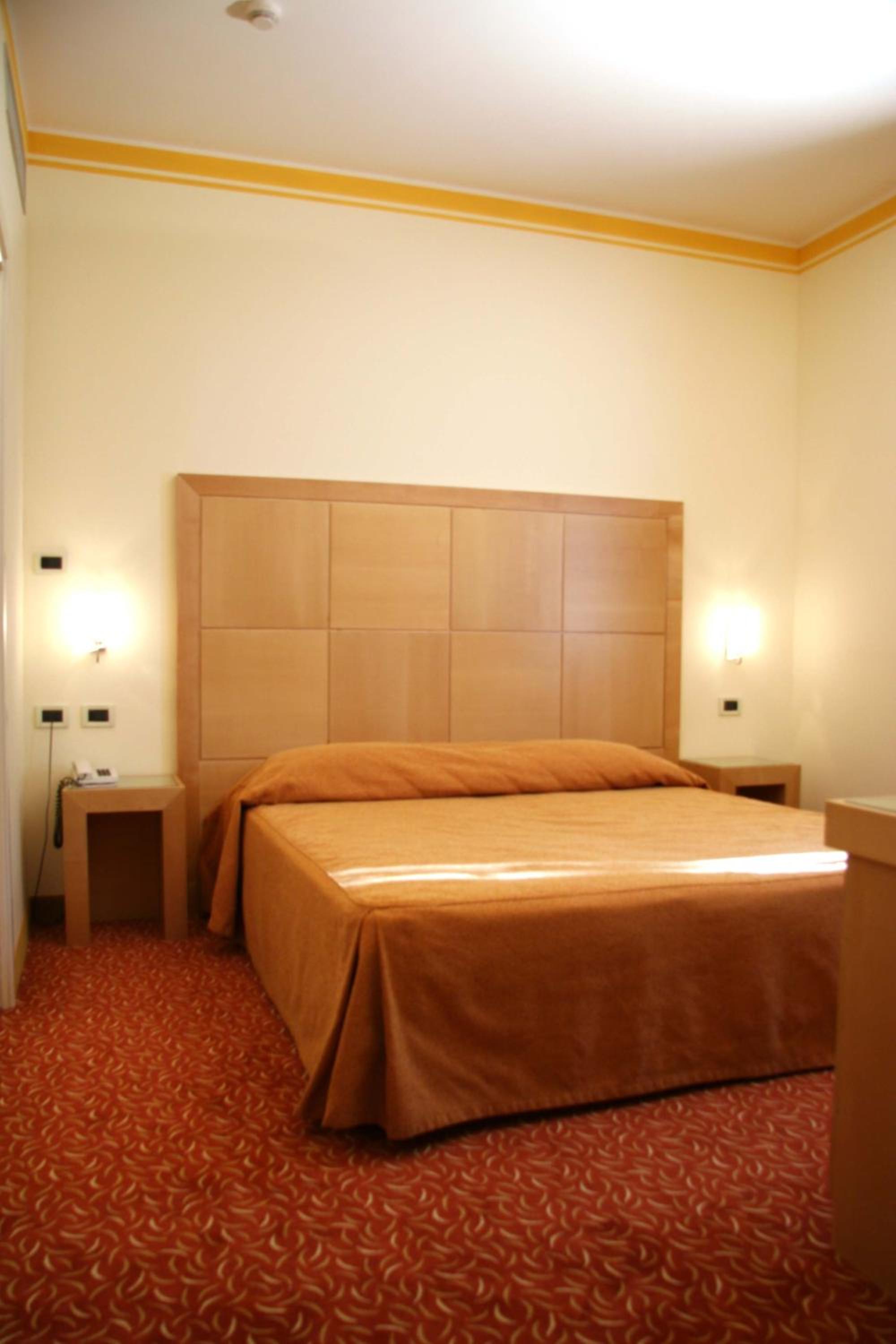 Superior Double or Twin Room - Photo 5