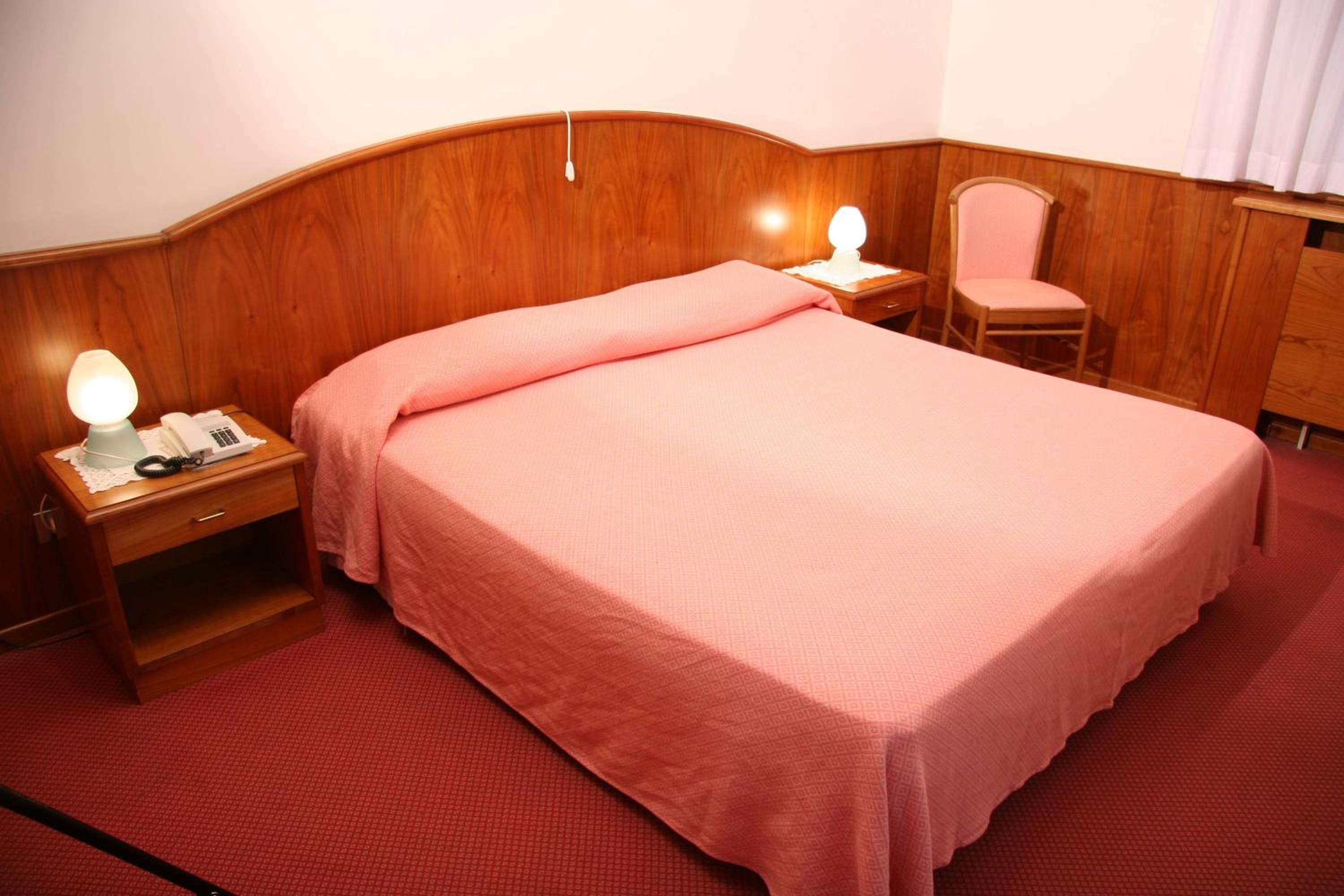 Standard Double or Twin Room photo 2