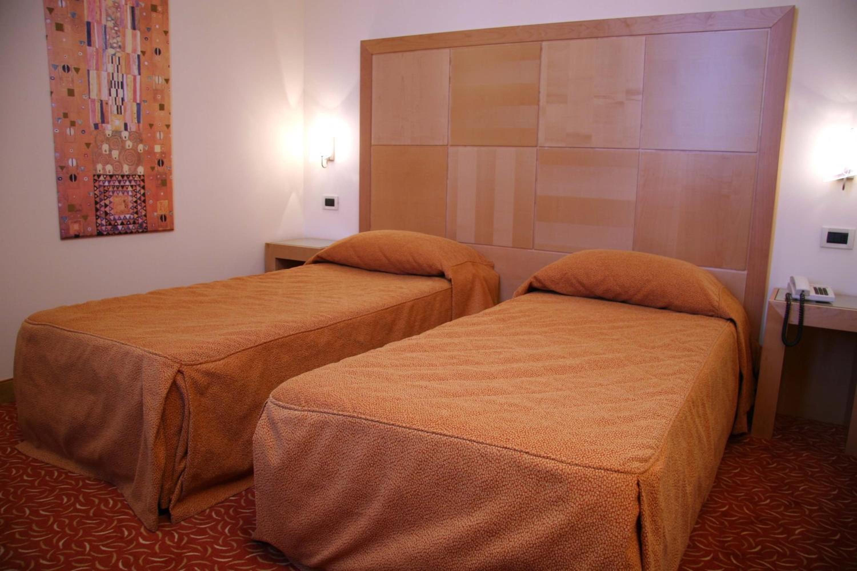 Superior Double or Twin Room - Photo 4