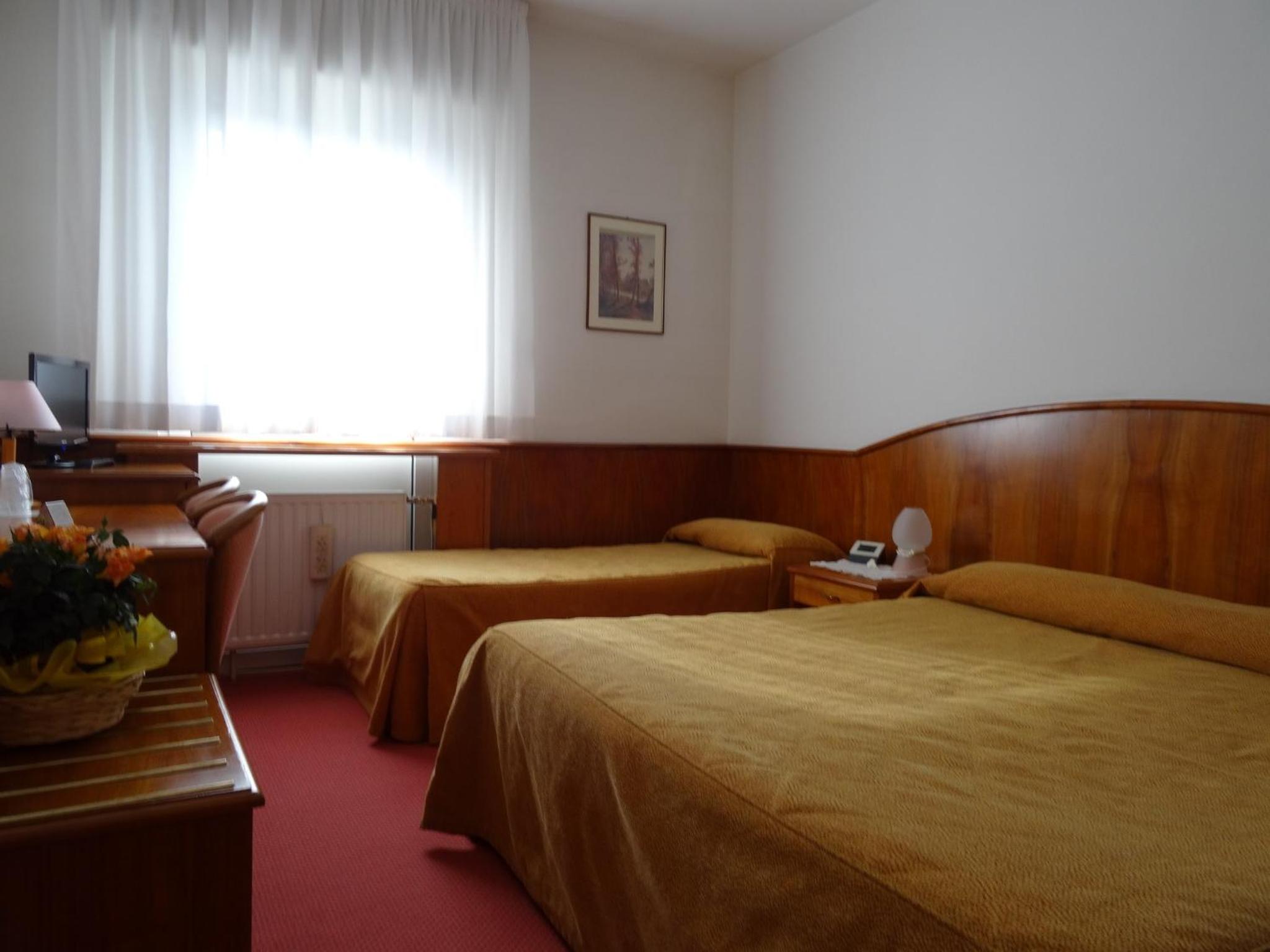 Standard Triple Room - Photo 1