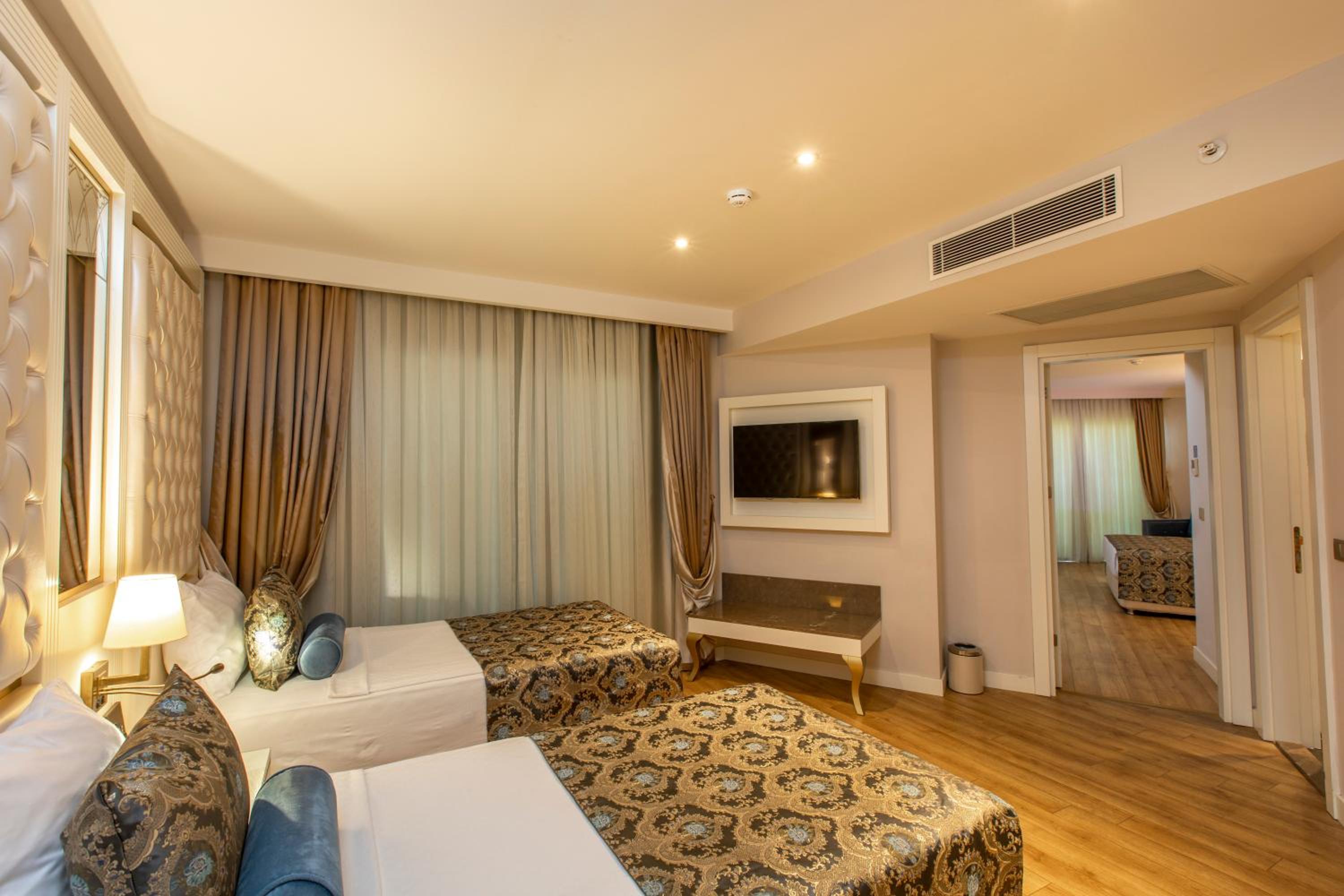 Family Room with One Private Bathroom