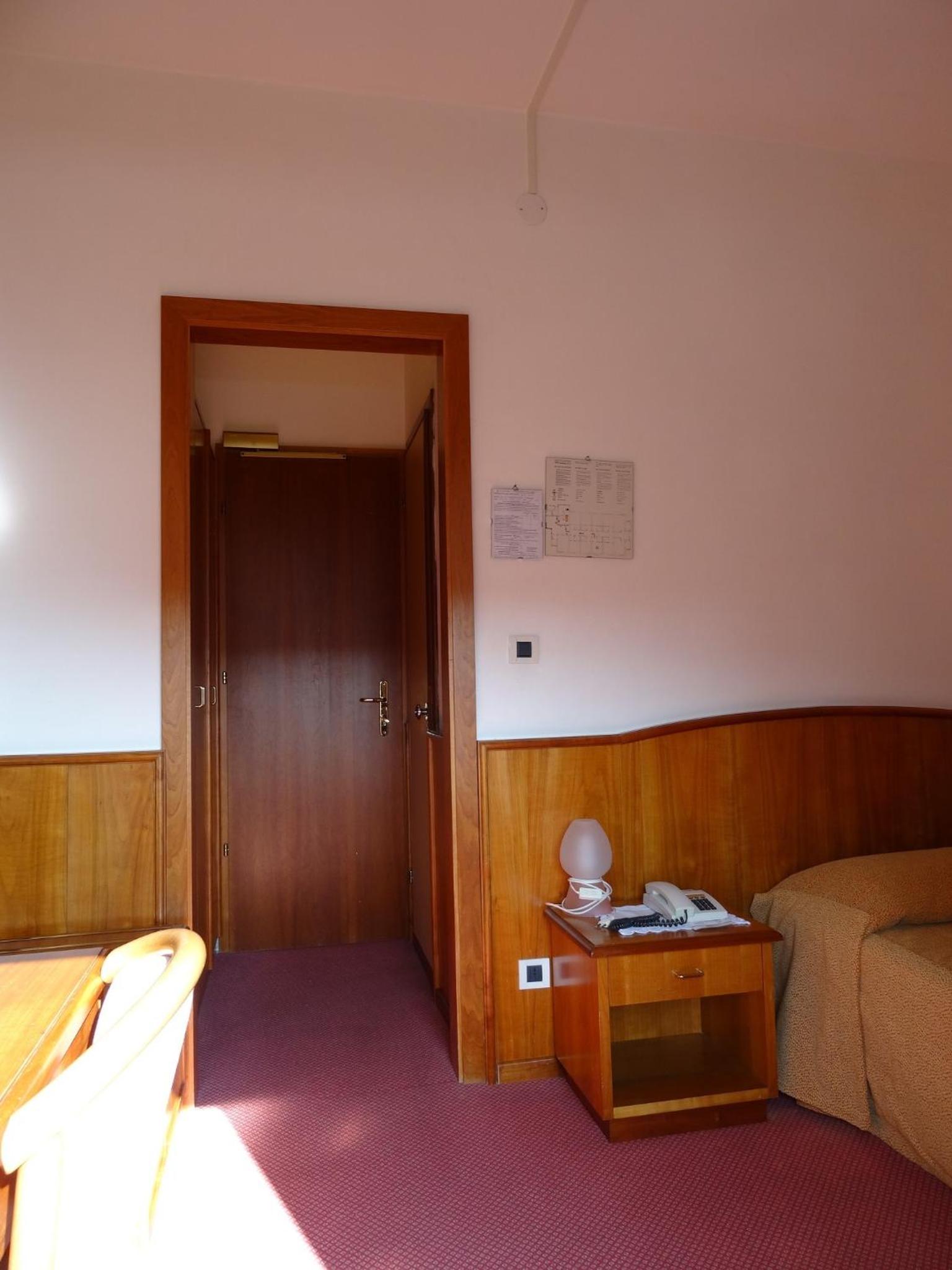 Standard Single Room photo 3