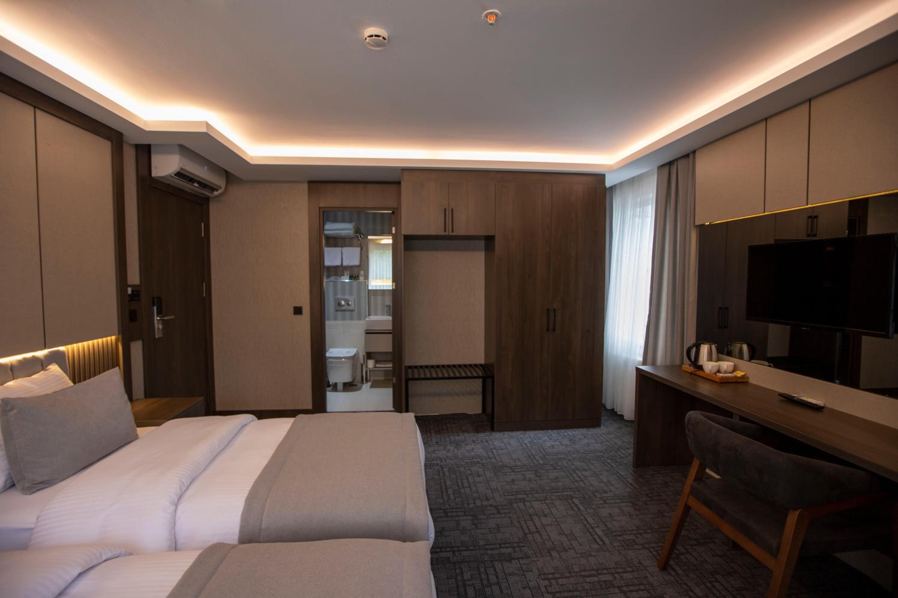 Budget Double or Twin Room photo 2