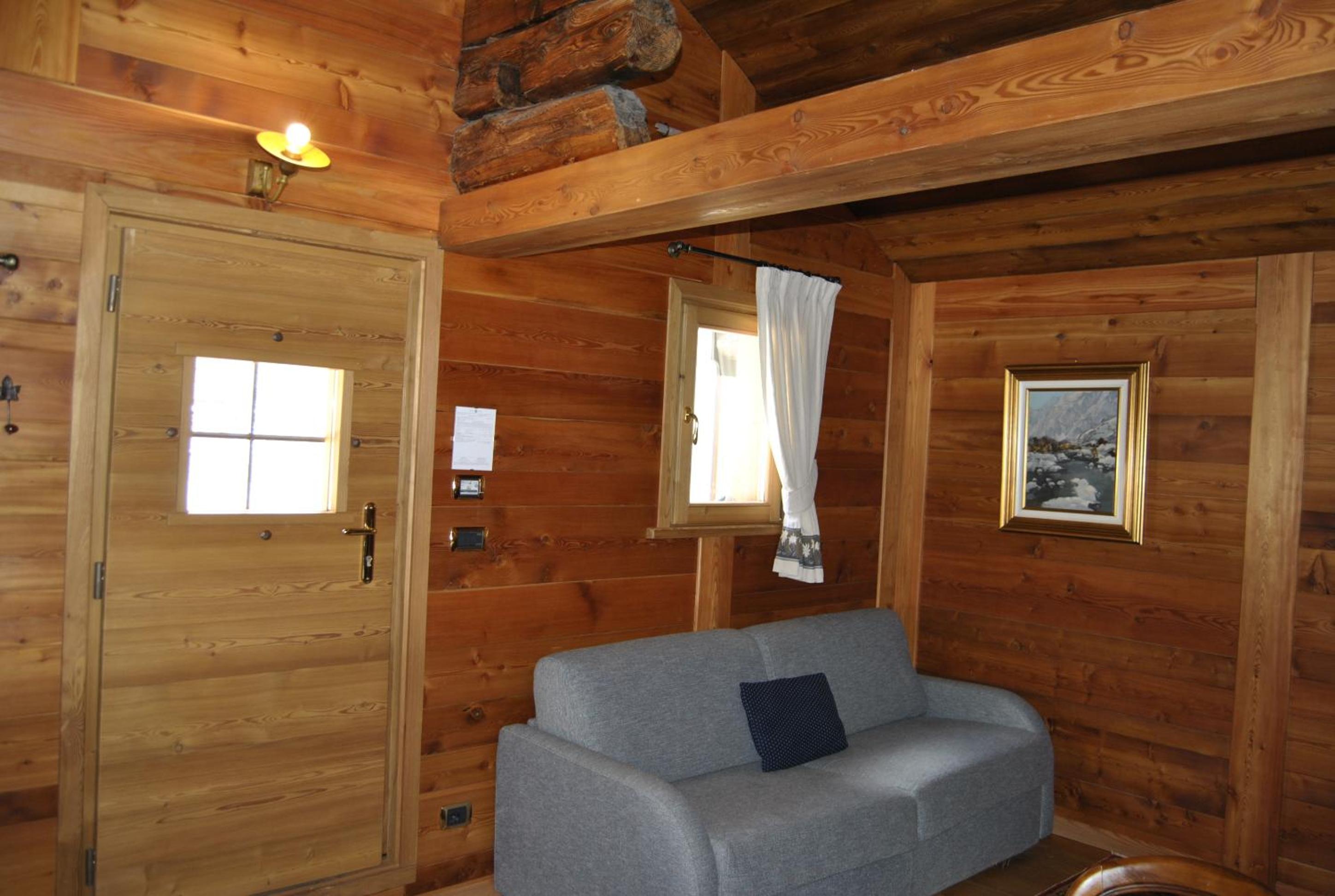 One-Bedroom Chalet - Separate Building photo 2