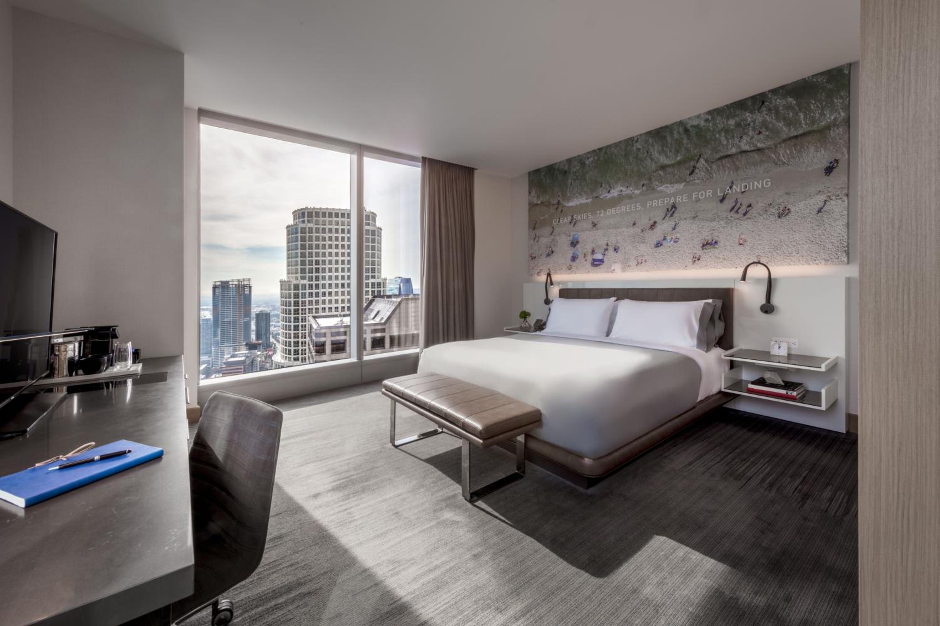 Junior King Suite with City View
