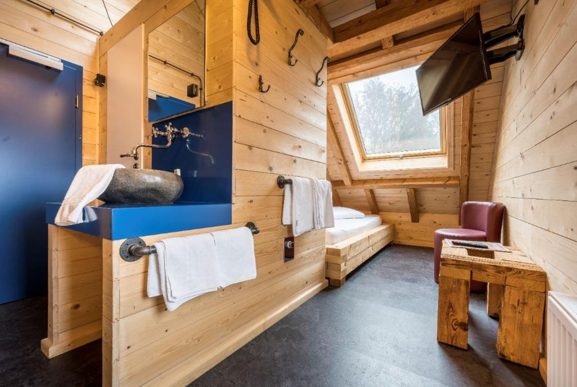 Triple Room with Private Bathroom photo 1