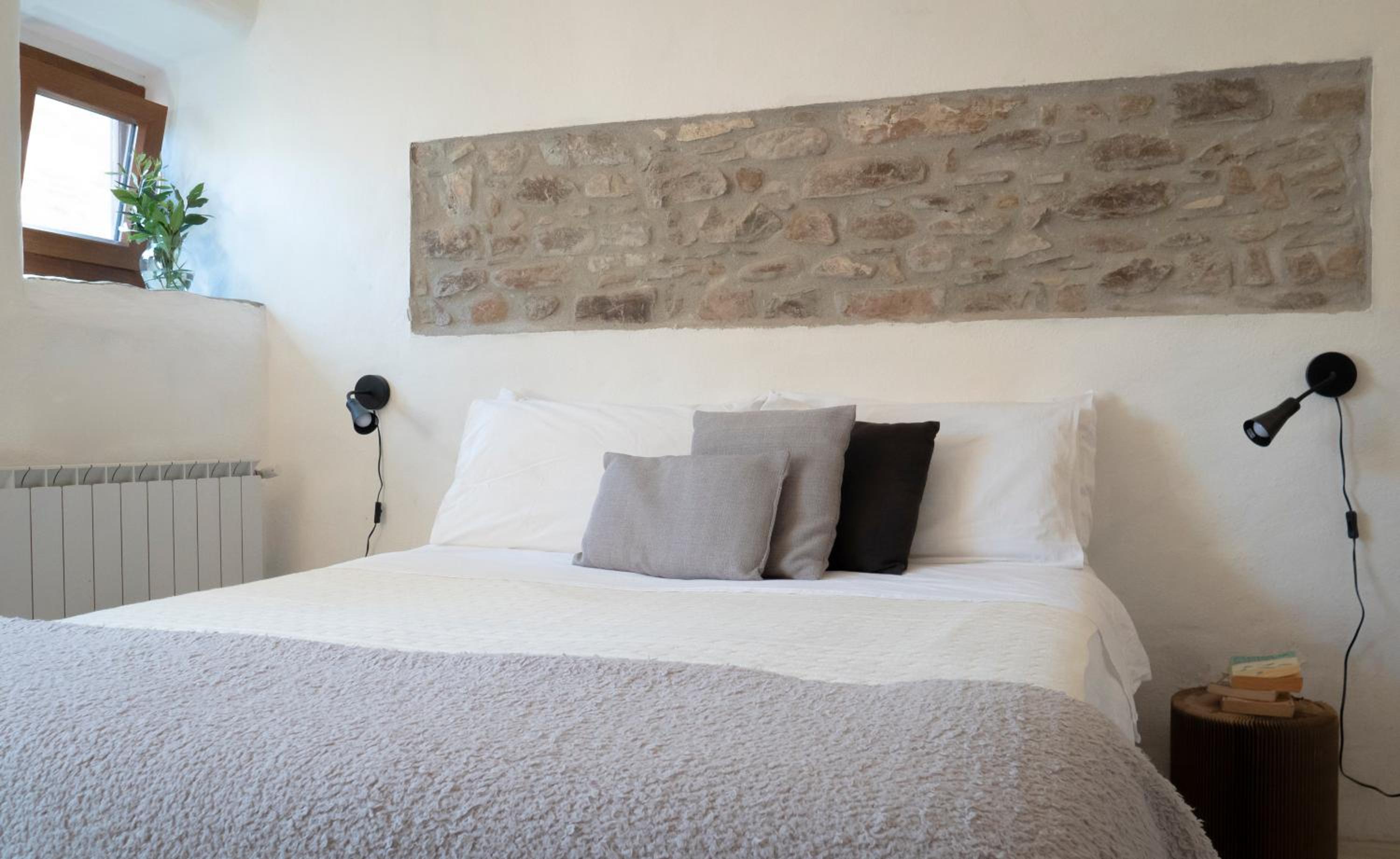 Double or Twin Room with Private Bathroom photo 3