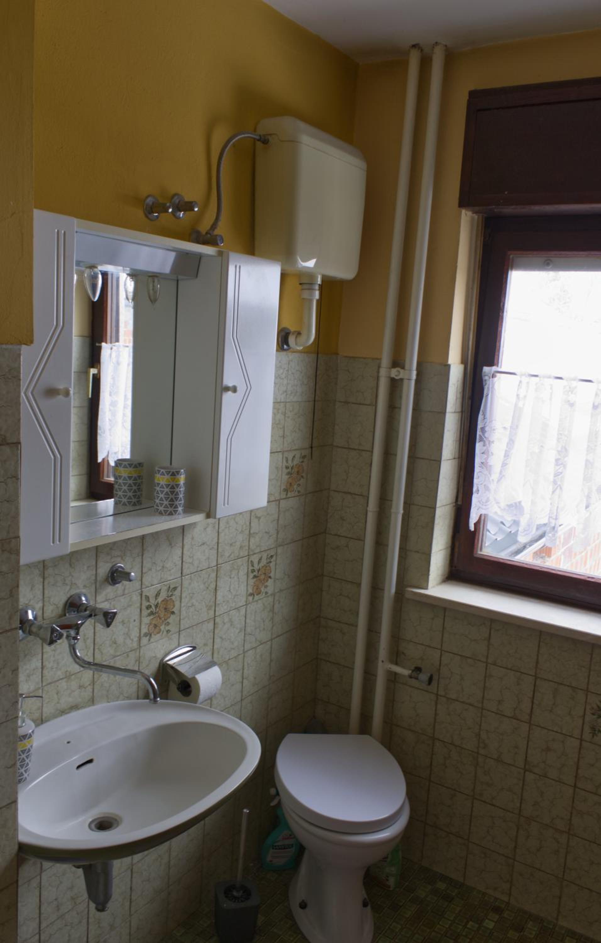Three-Bedroom Apartment - Photo 27