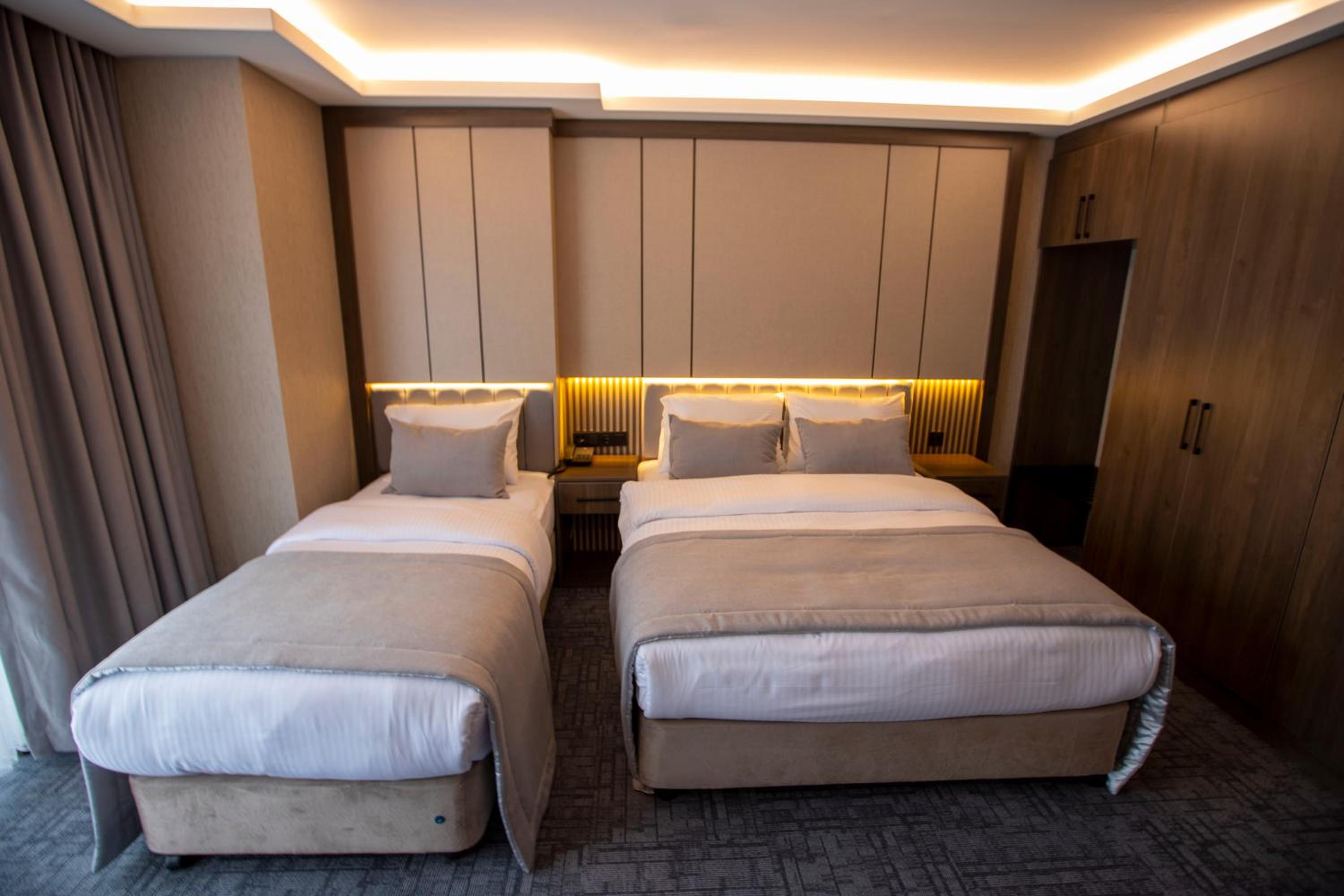 Deluxe Triple Room photo 3