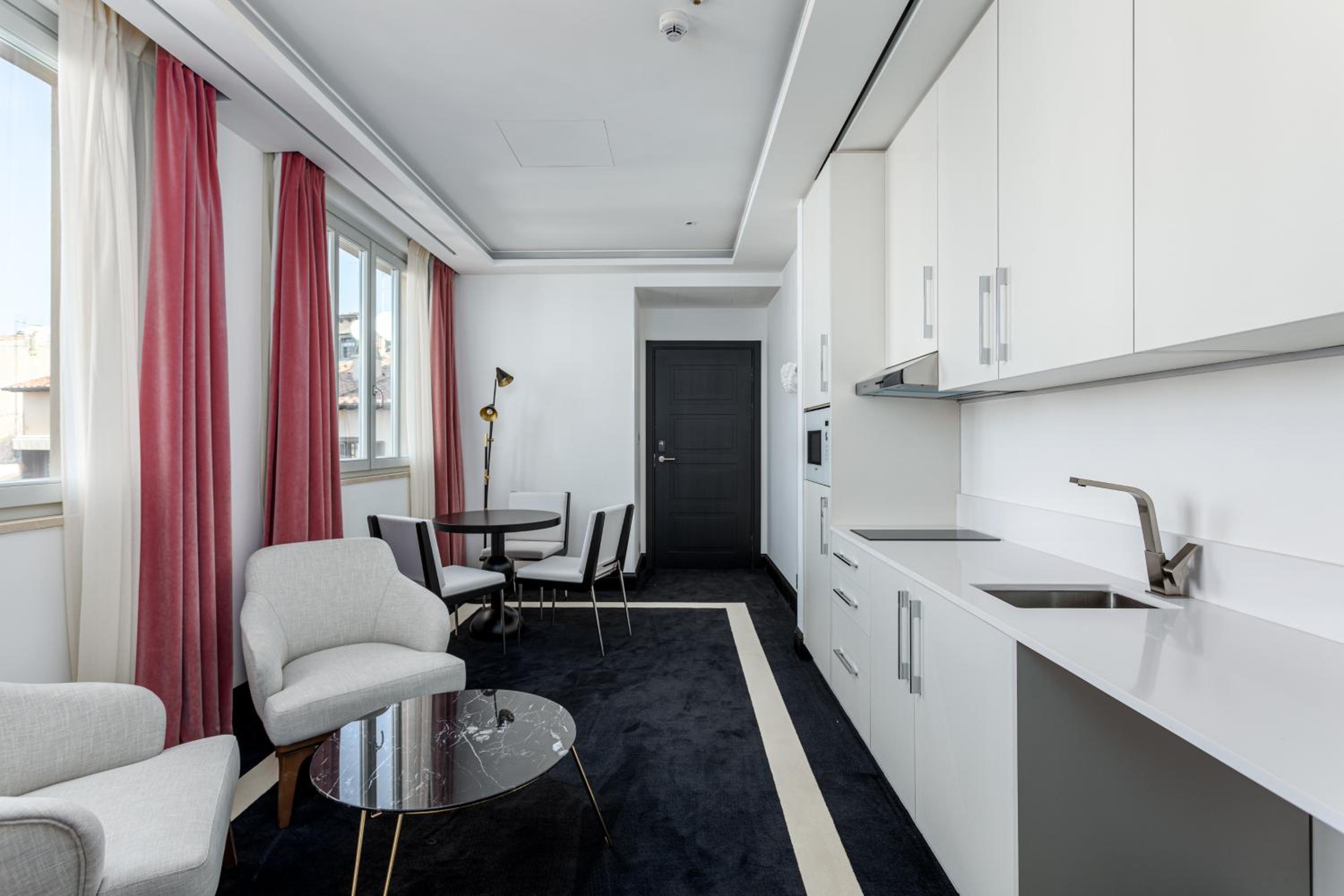 Deluxe Double Room with Terrace photo 2