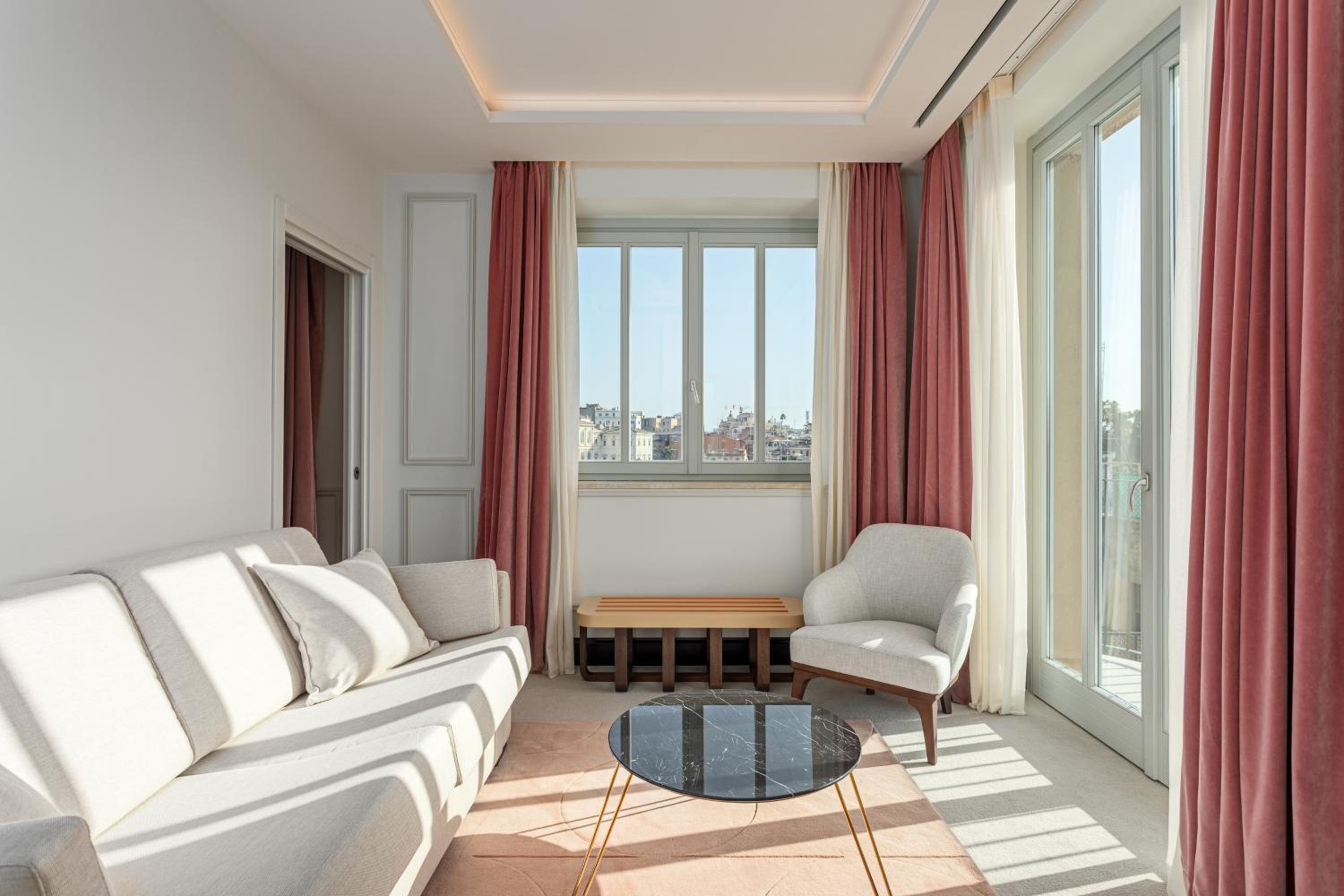 Suite with Balcony photo 1