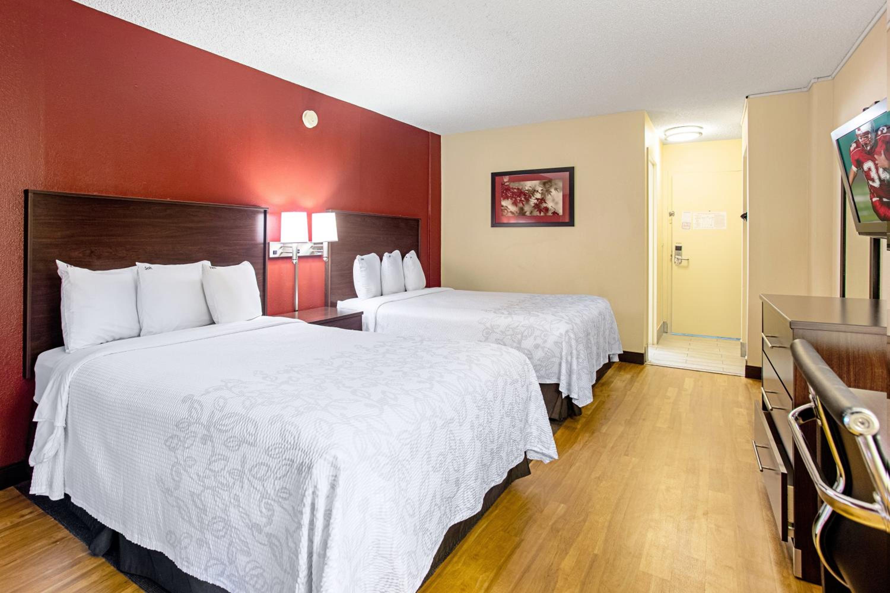 Deluxe Double Room With Two Double Beds Smoke Free photo 3