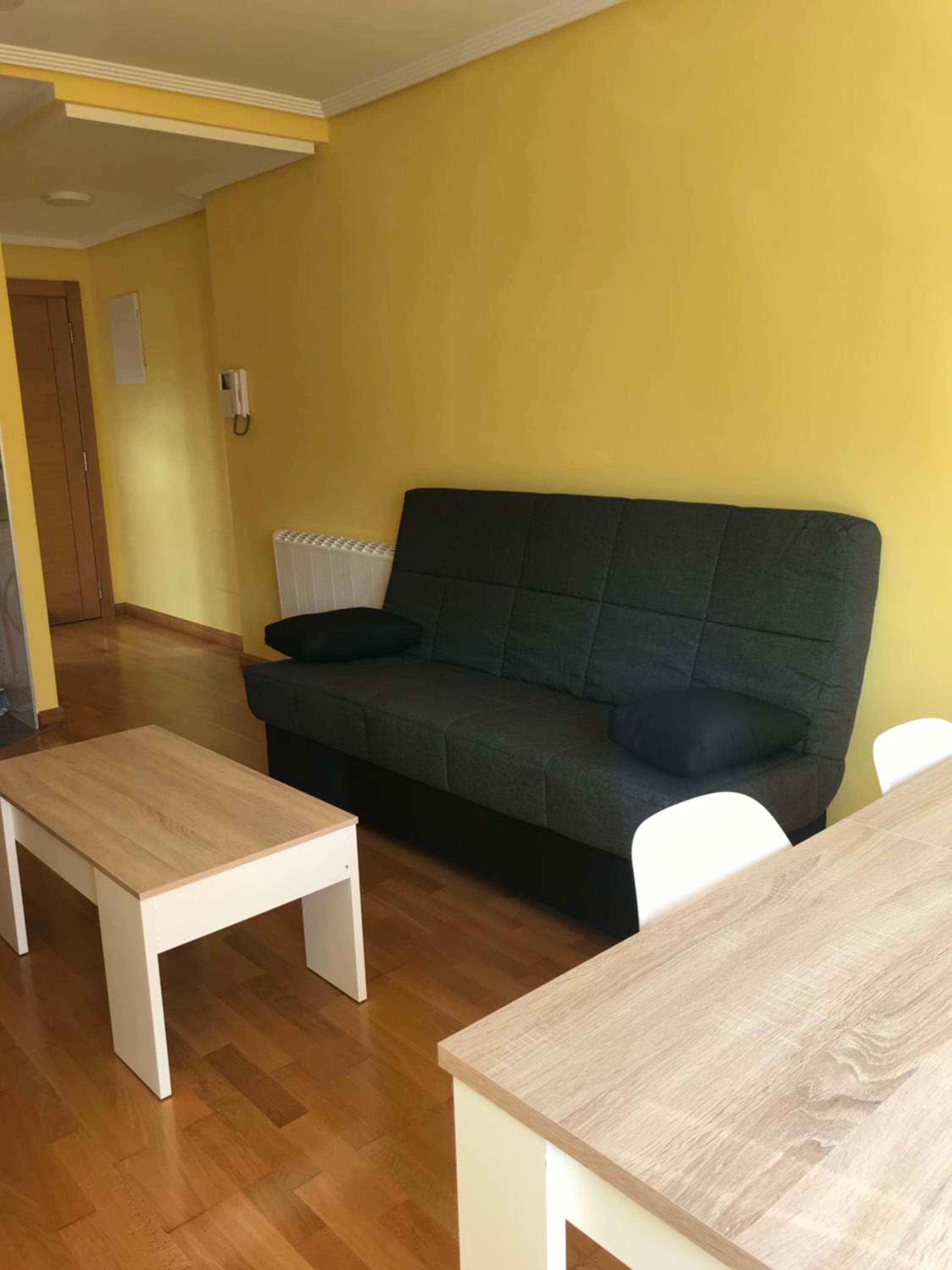 One-Bedroom Apartment photo 2