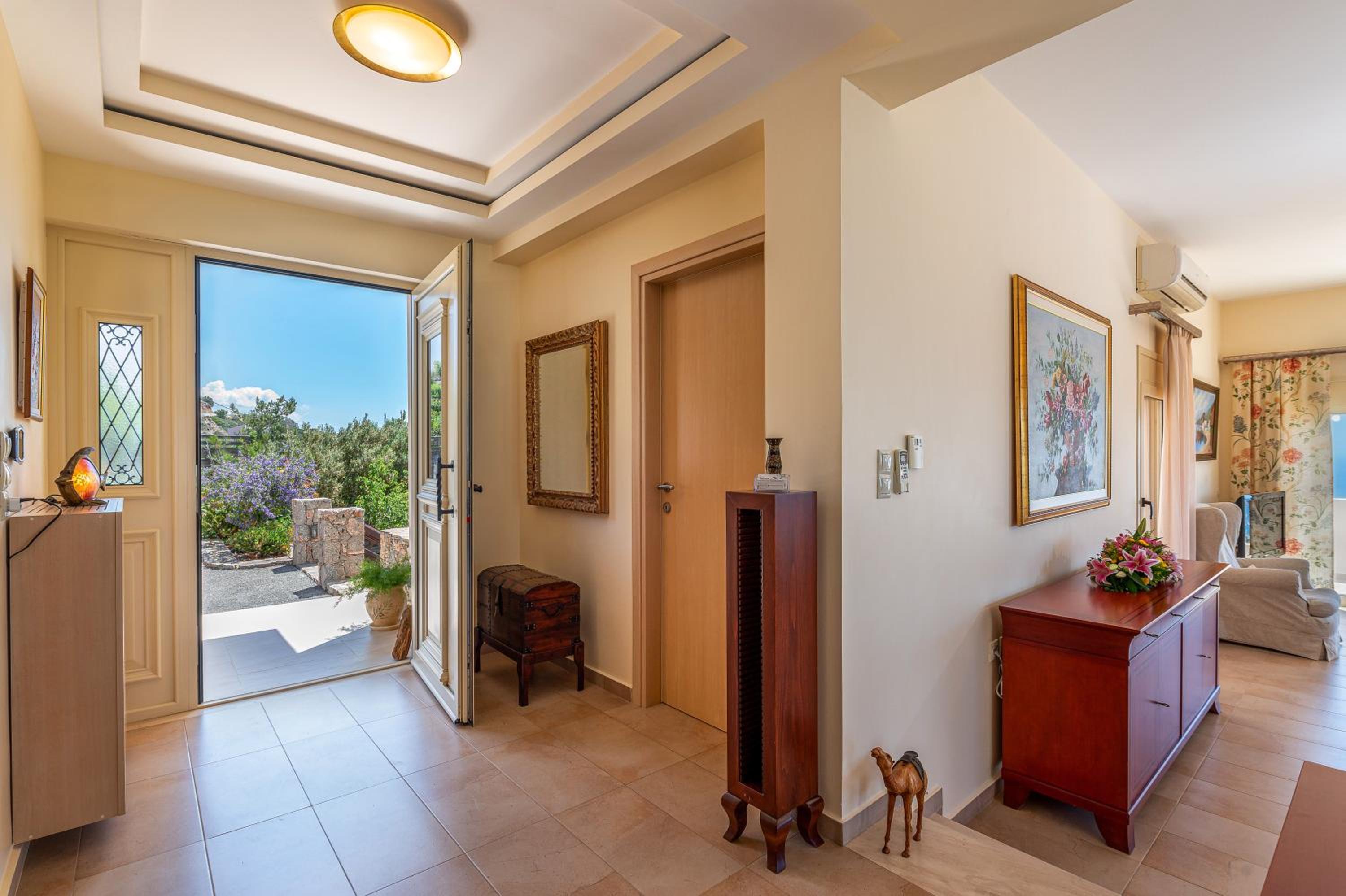 Villa with Sea View photo 3