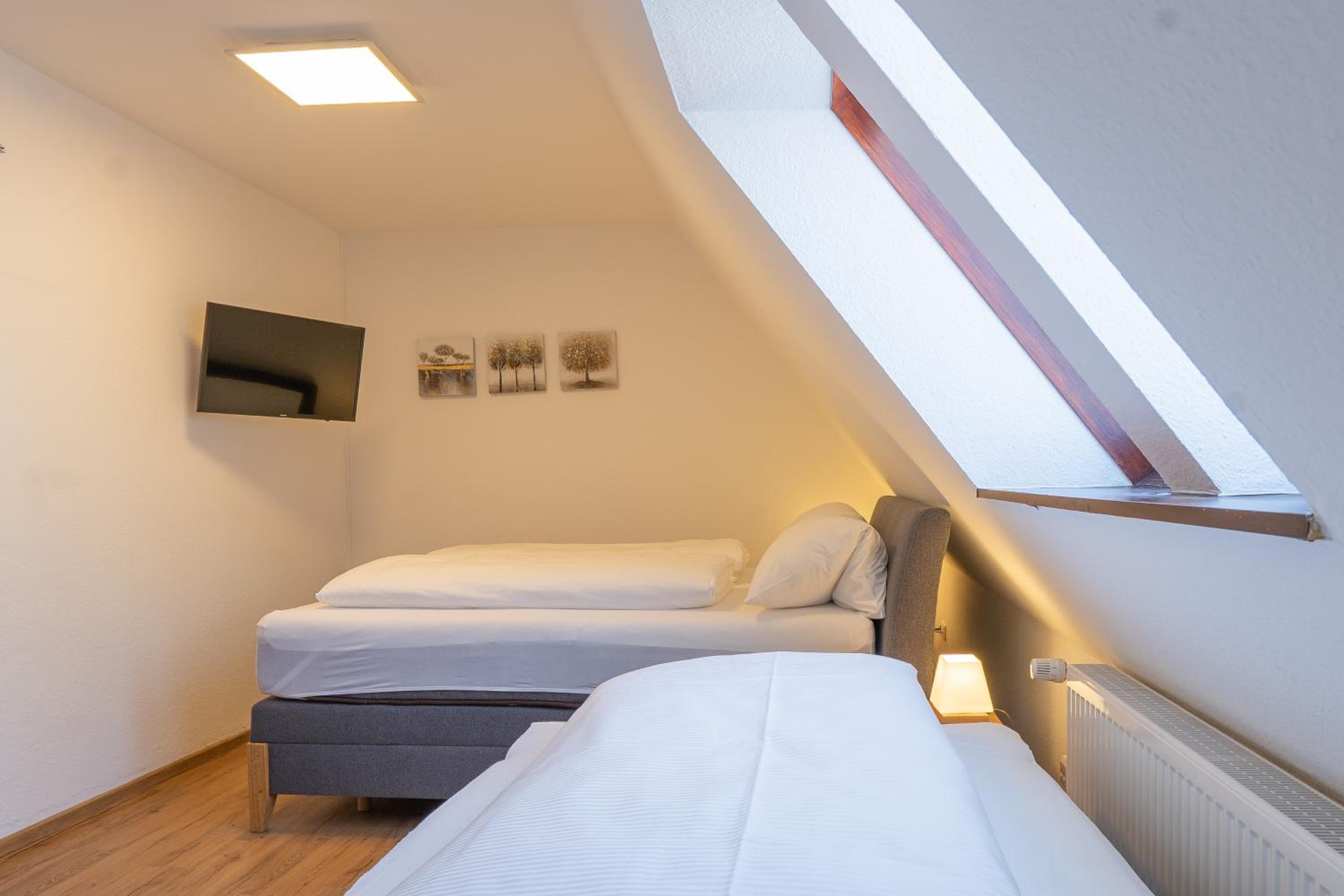 Standard Triple Room - Photo 5