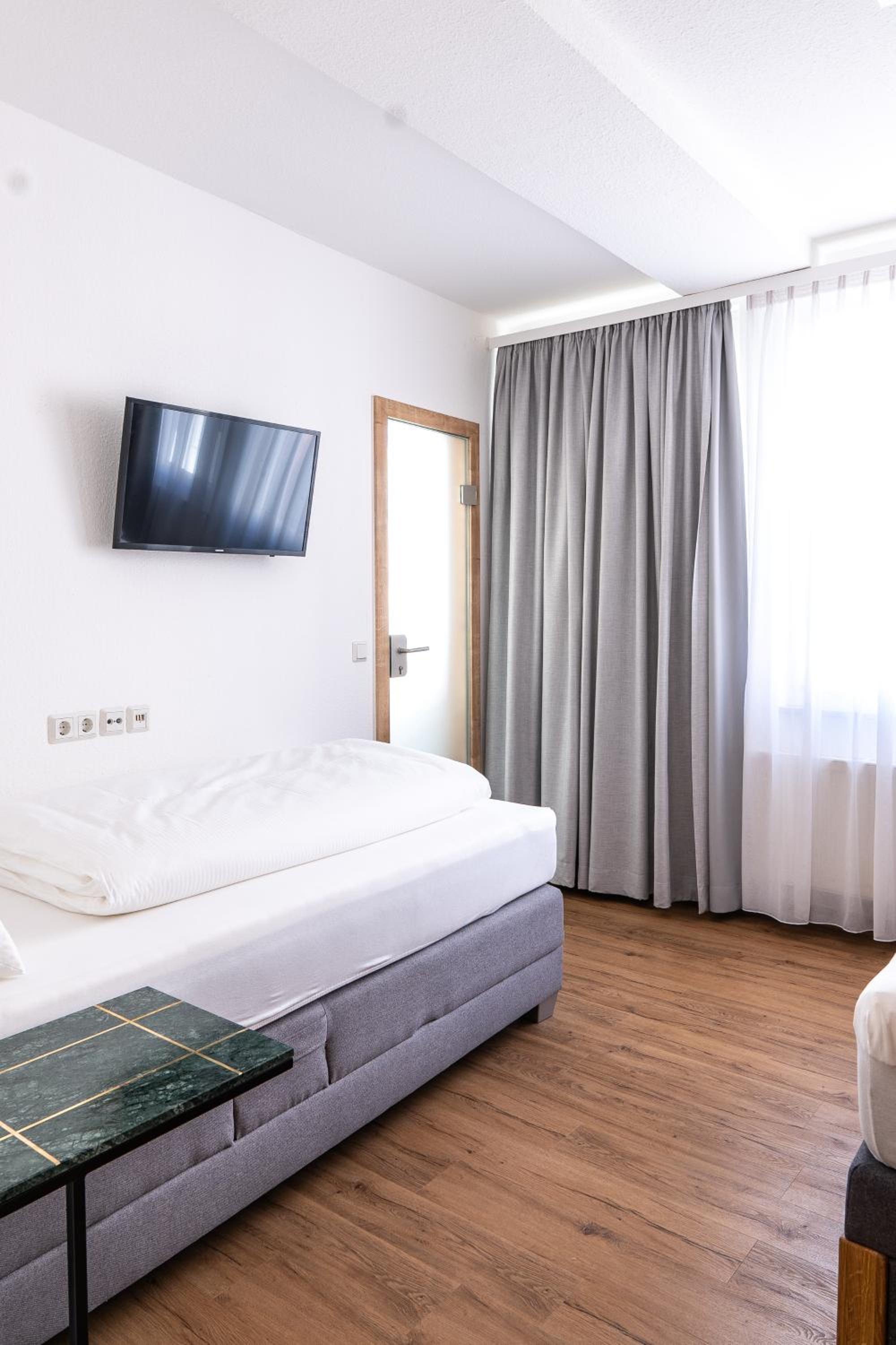 Standard Triple Room - Photo 3