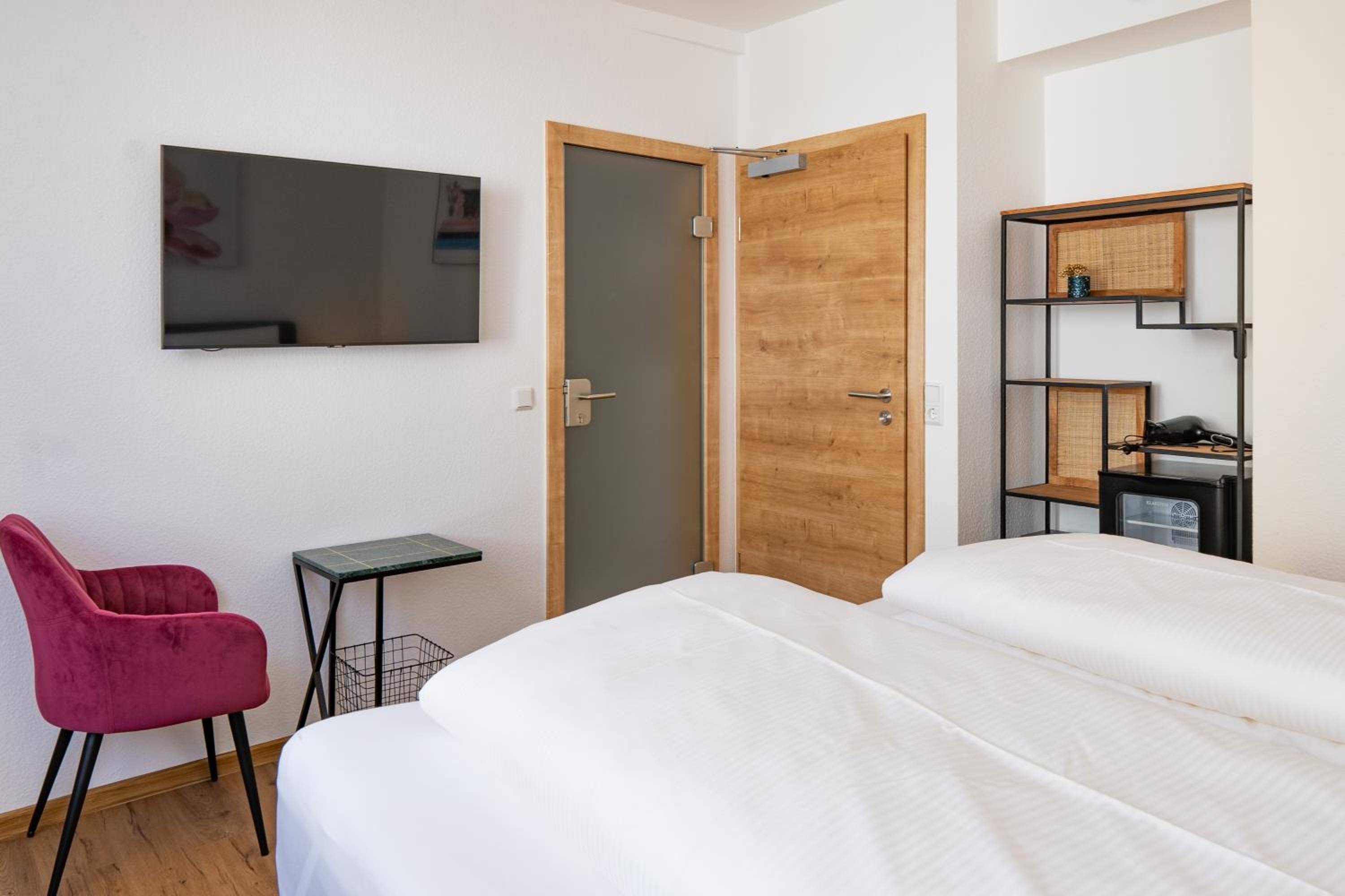 Standard Double Room - Photo 3