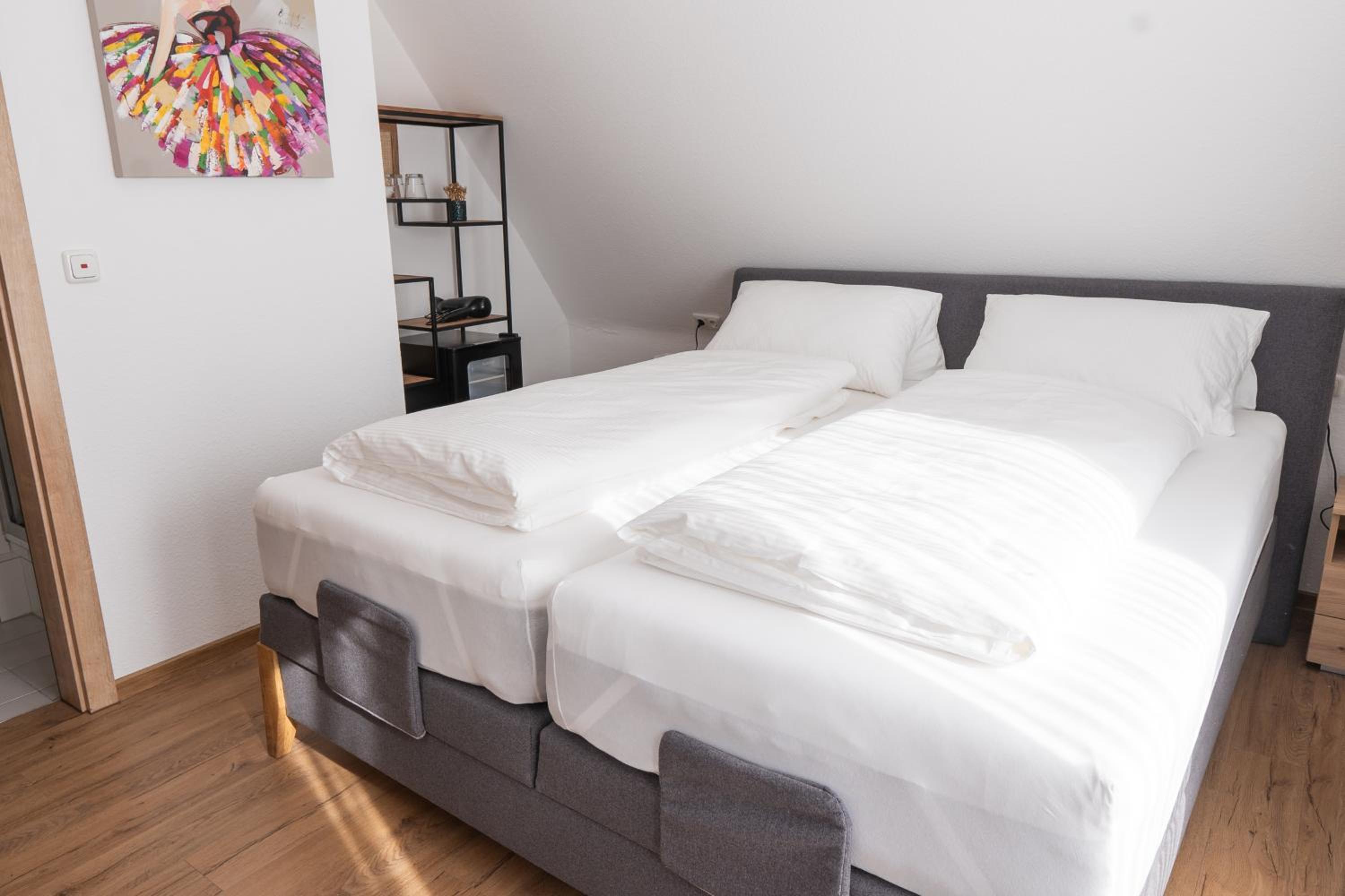Small Double Room - Photo 1