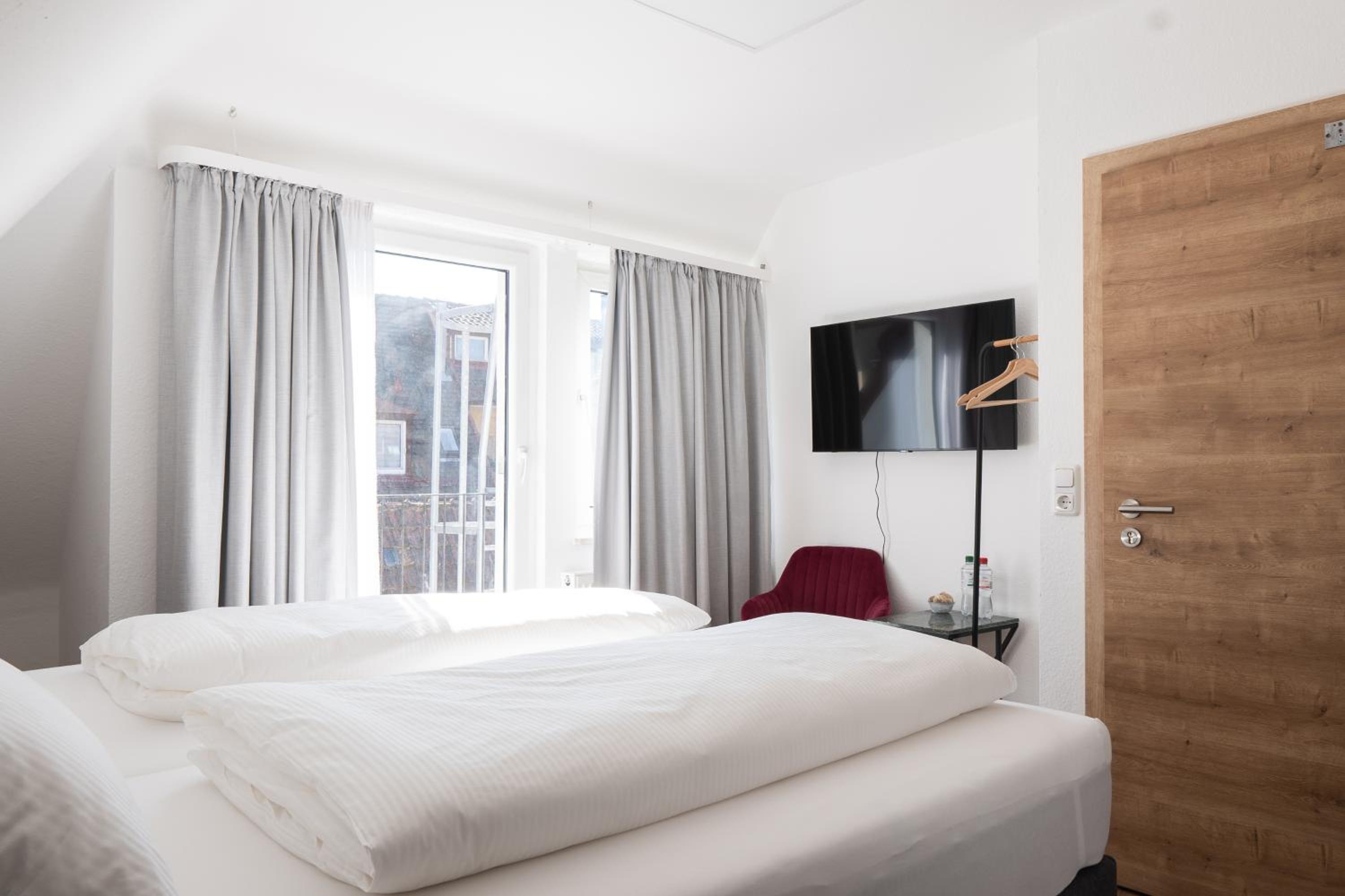 Small Double Room - Photo 2