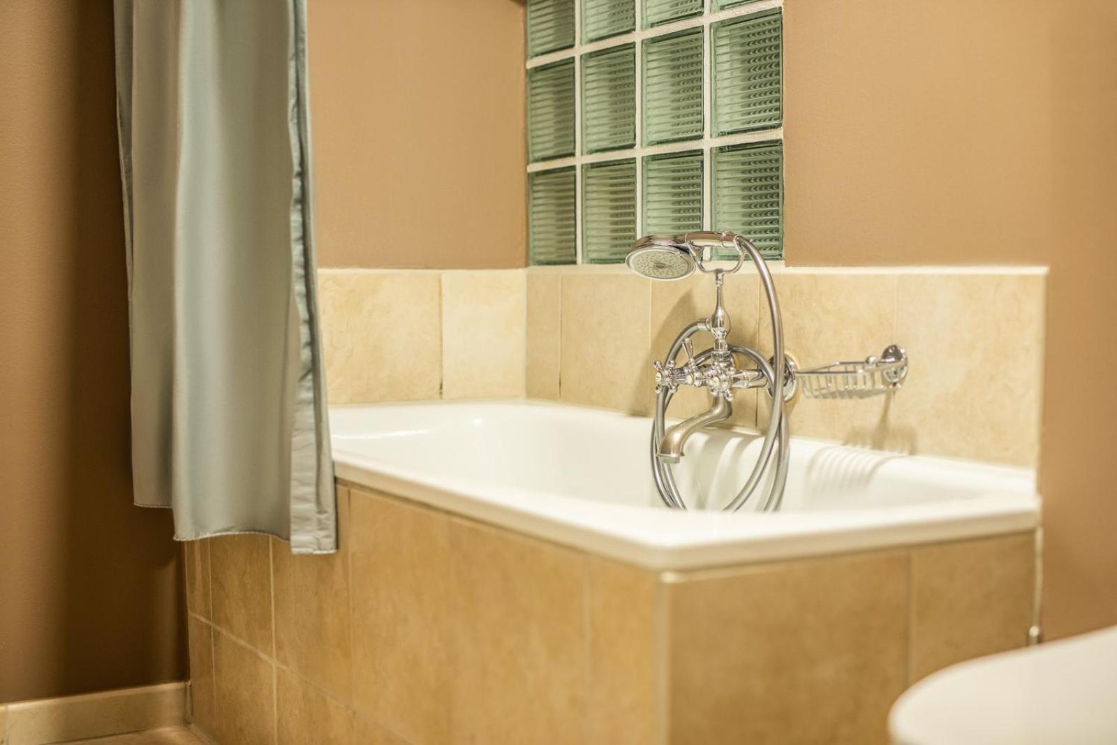 Classic Double Room - Photo 5