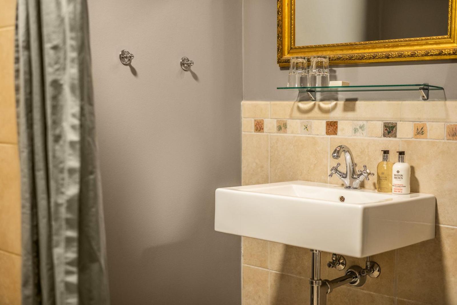 Superior Double Room - Photo 2