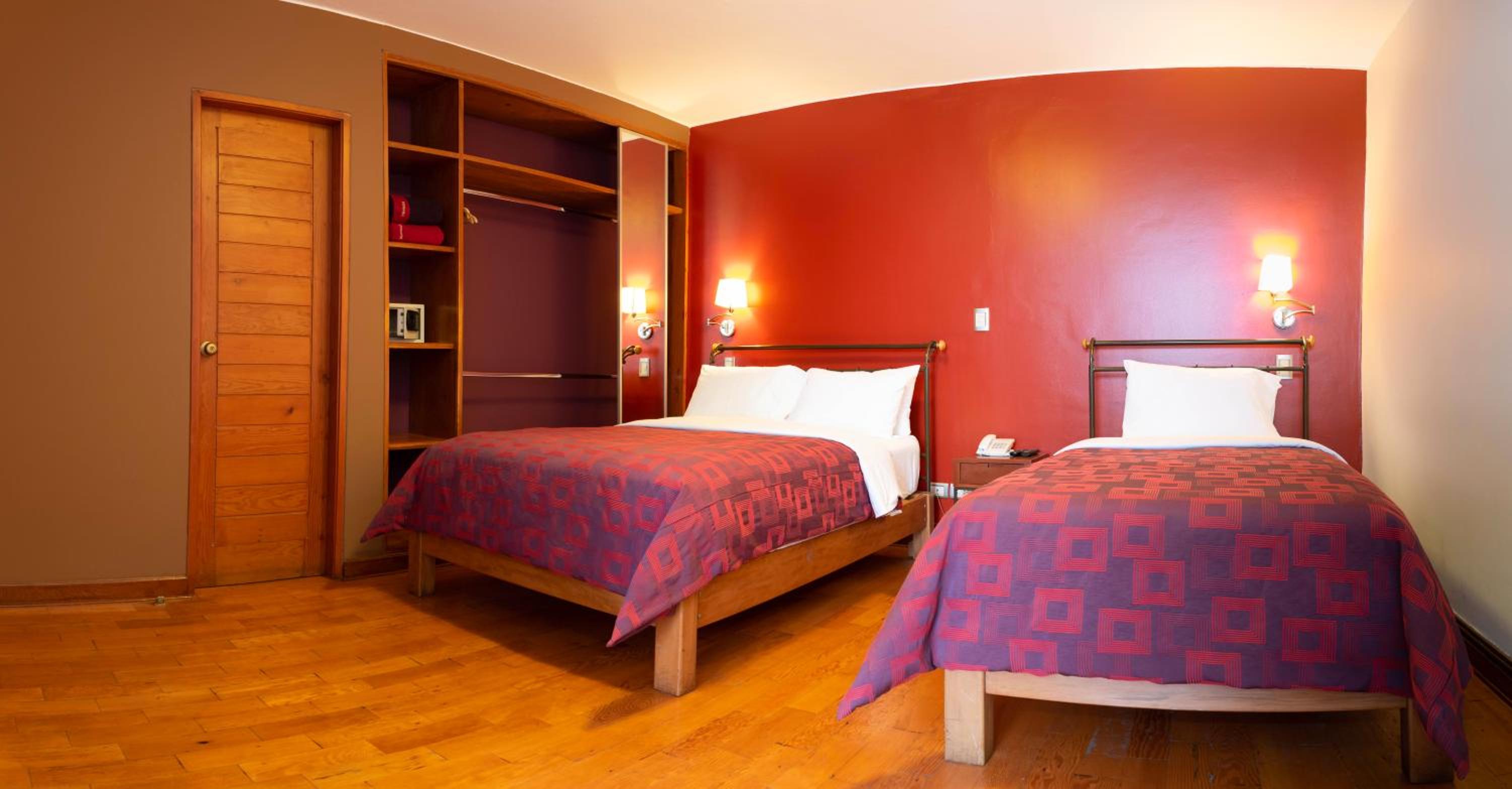 Twin Room with Bath photo 2
