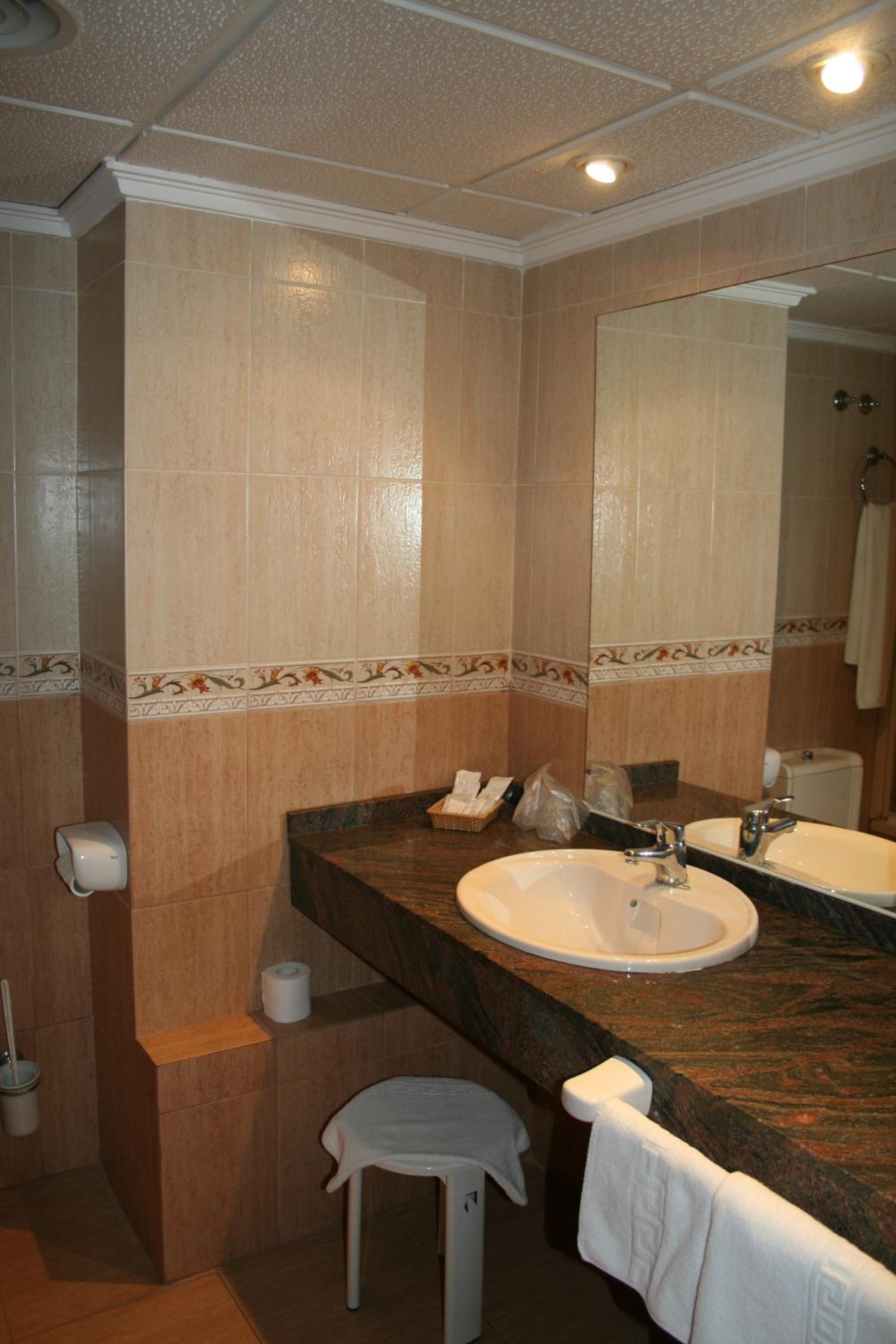 Triple Room (3 Adults) photo 2