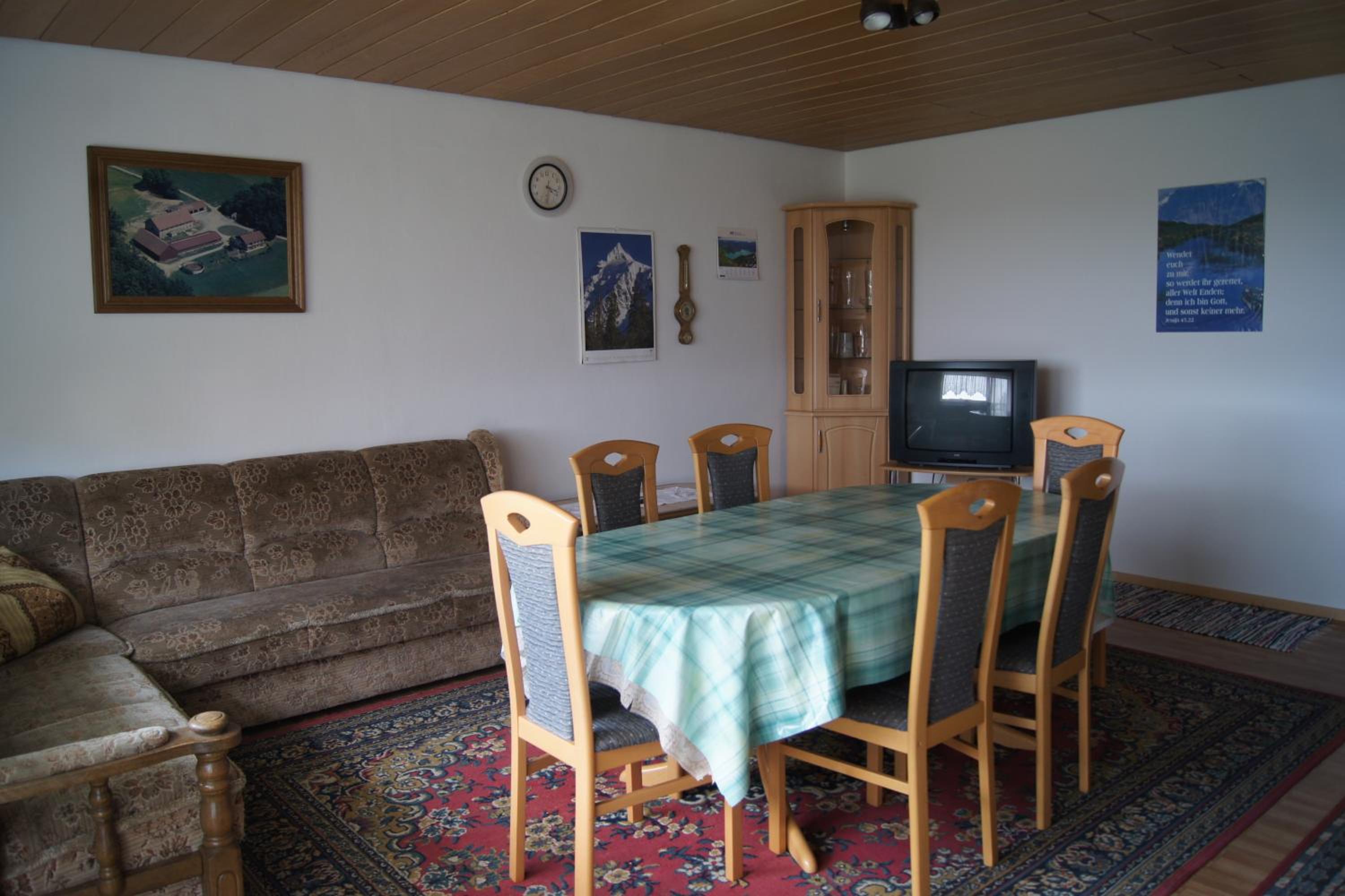Three-Bedroom Apartment with Terrace photo 2