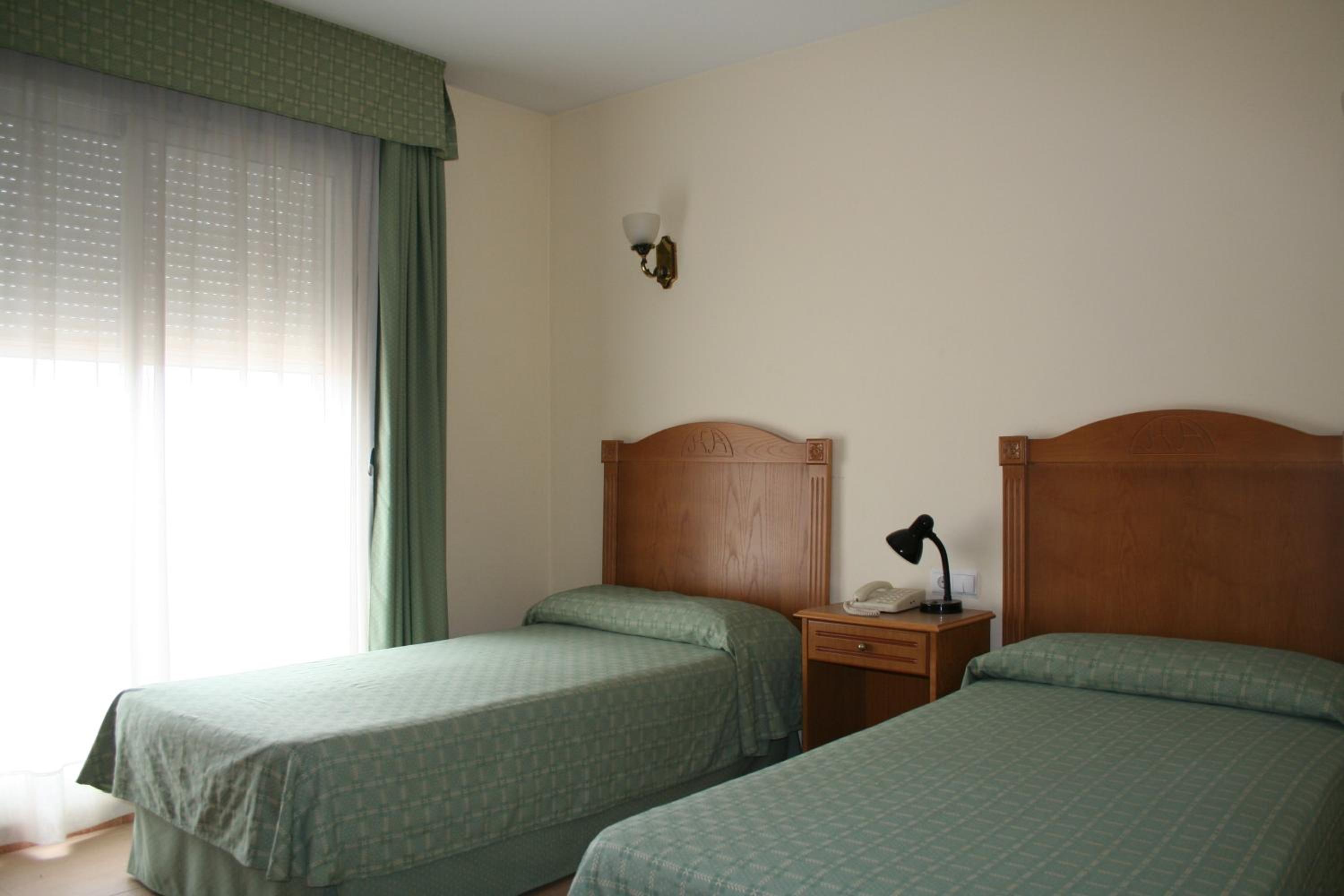 Classic Twin Room photo 2