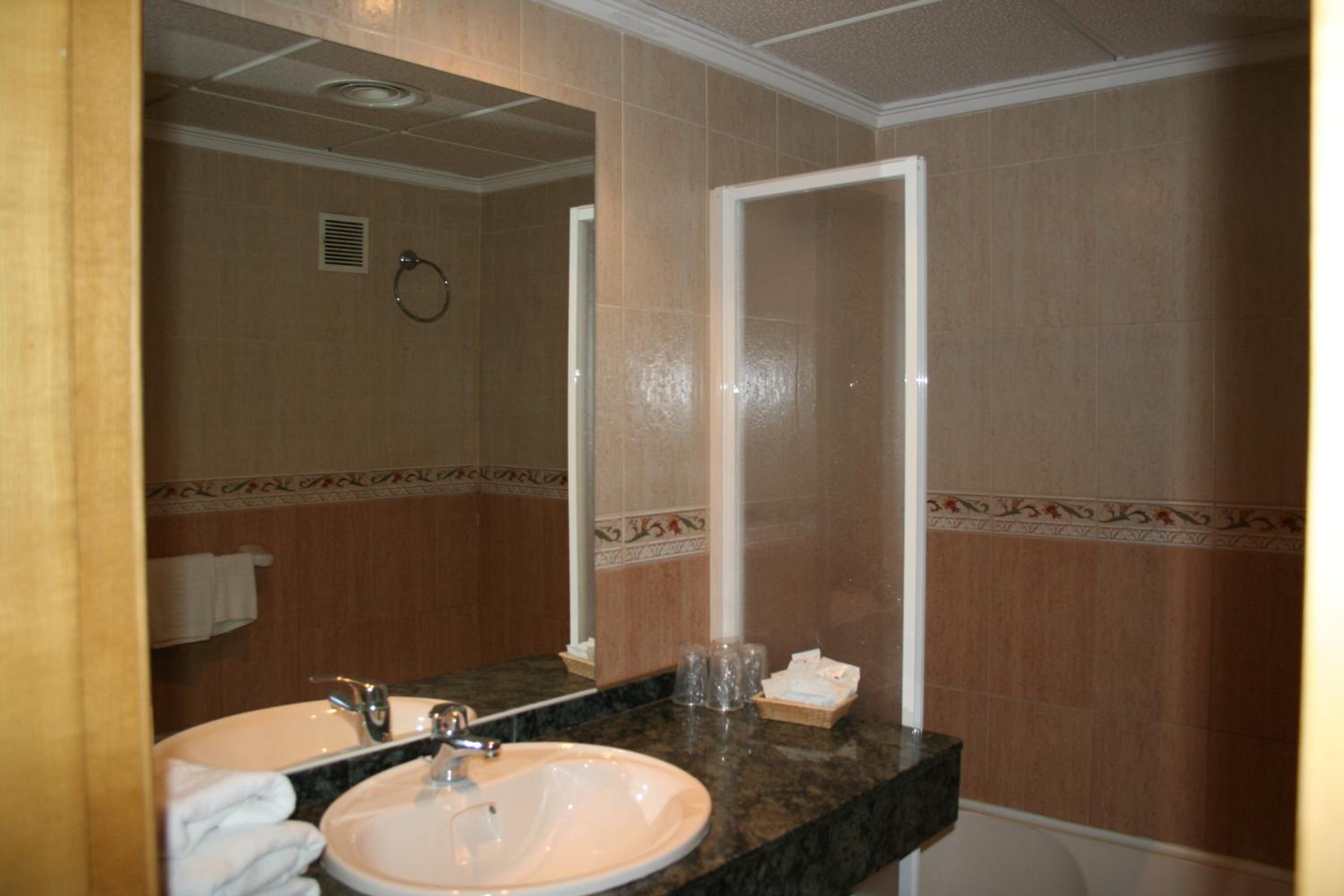 Triple Room (3 Adults) photo 3