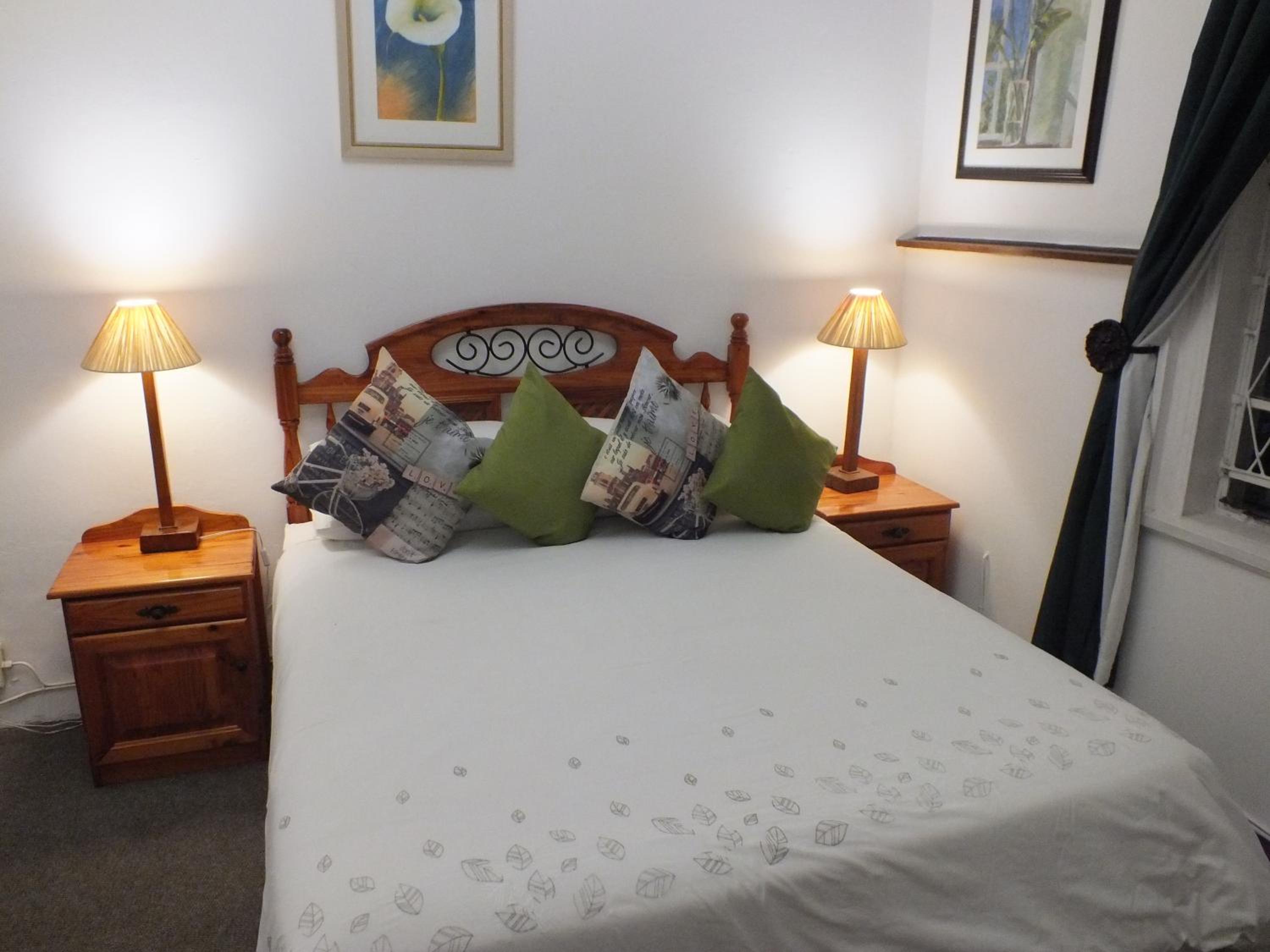 Double Room - Photo 9