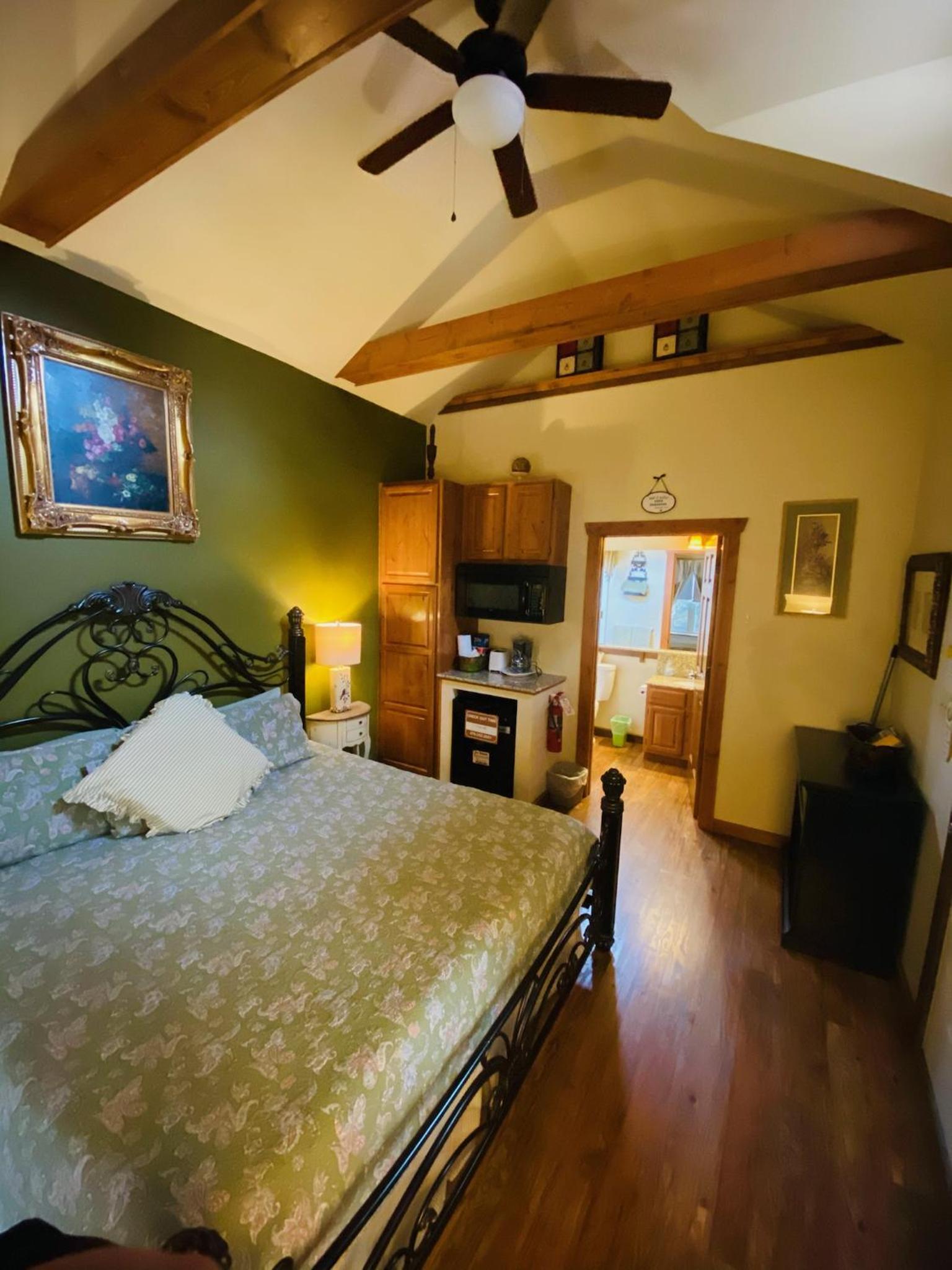 Stoneybrook Treehouse2 photo 1