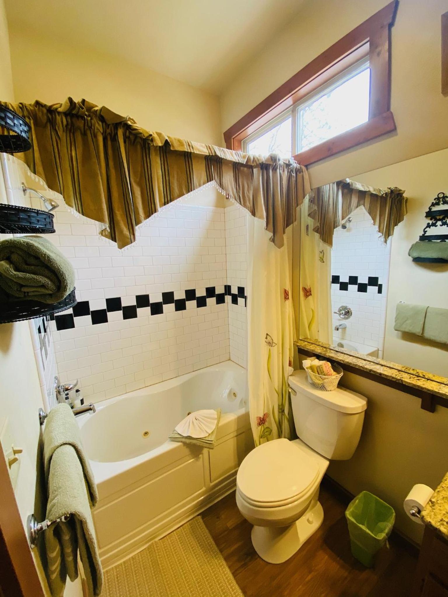 Stoneybrook Treehouse2 photo 2
