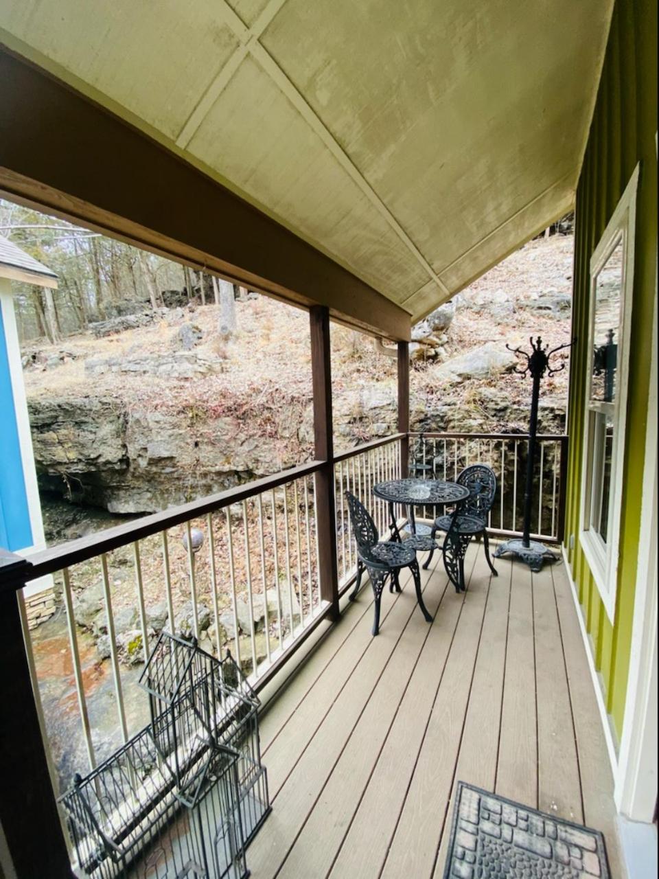 Cliffside Treehouse3 photo 2