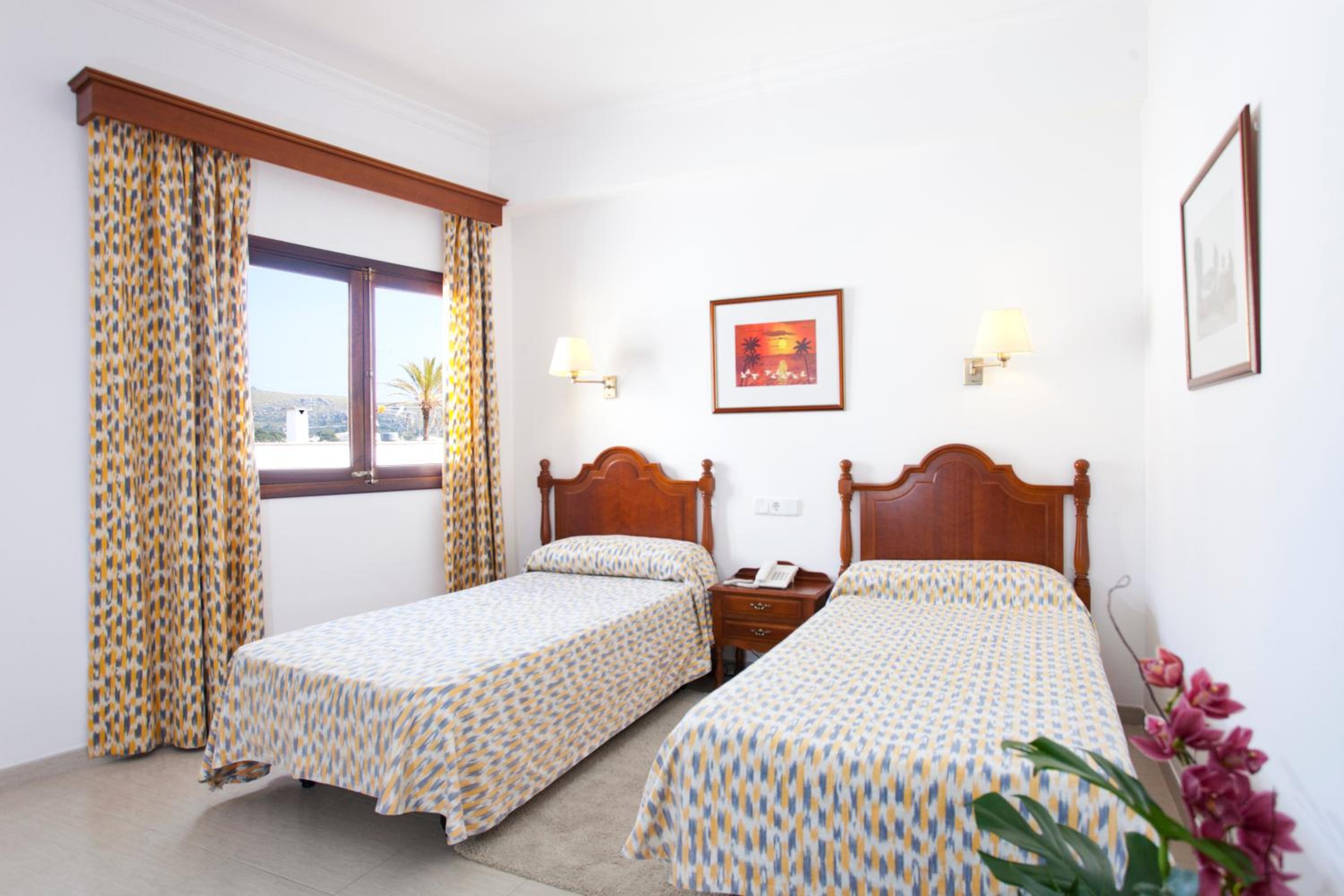 Standard Double Room - Photo 7