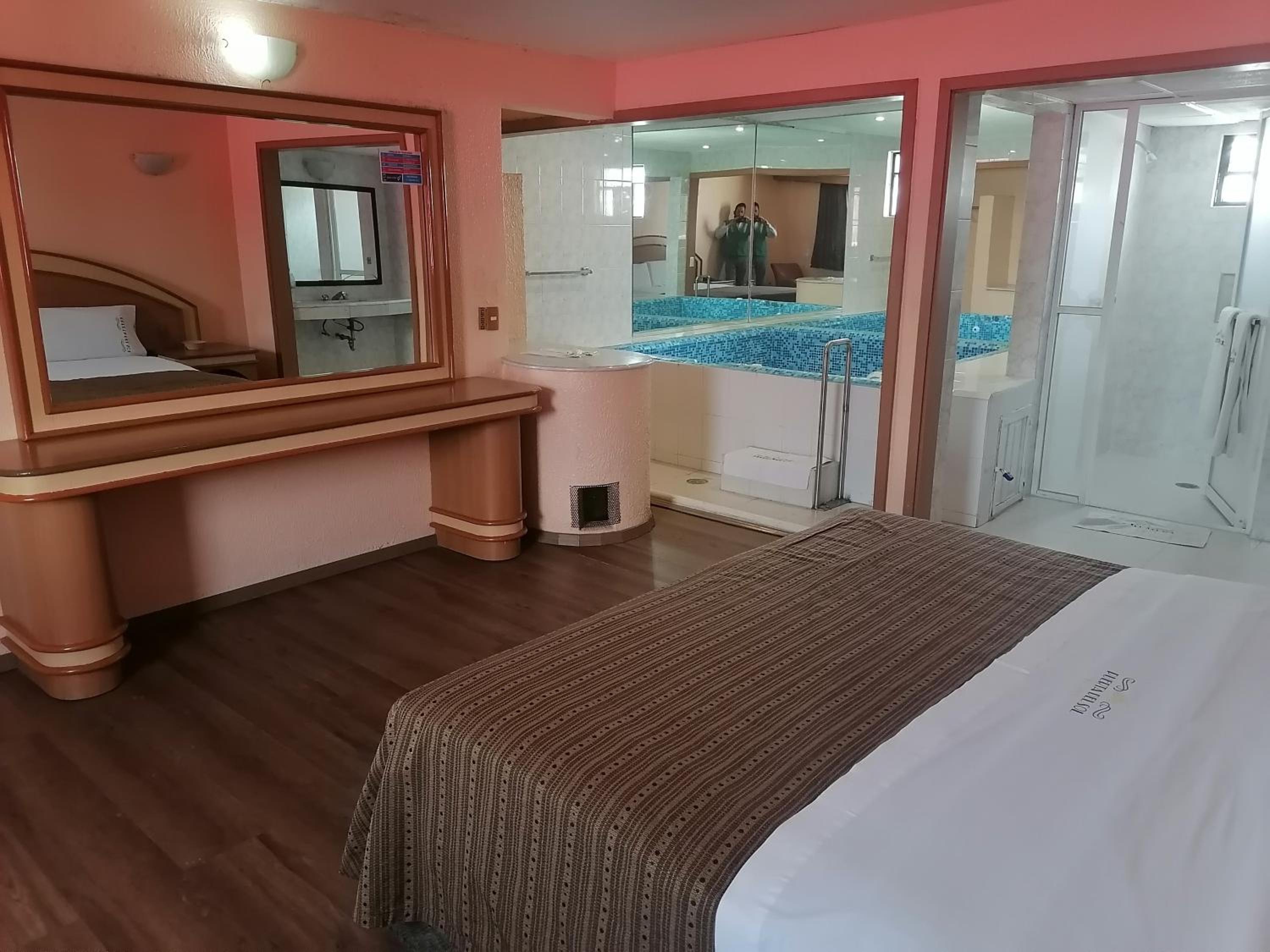 Deluxe Double Room with Bath photo 2