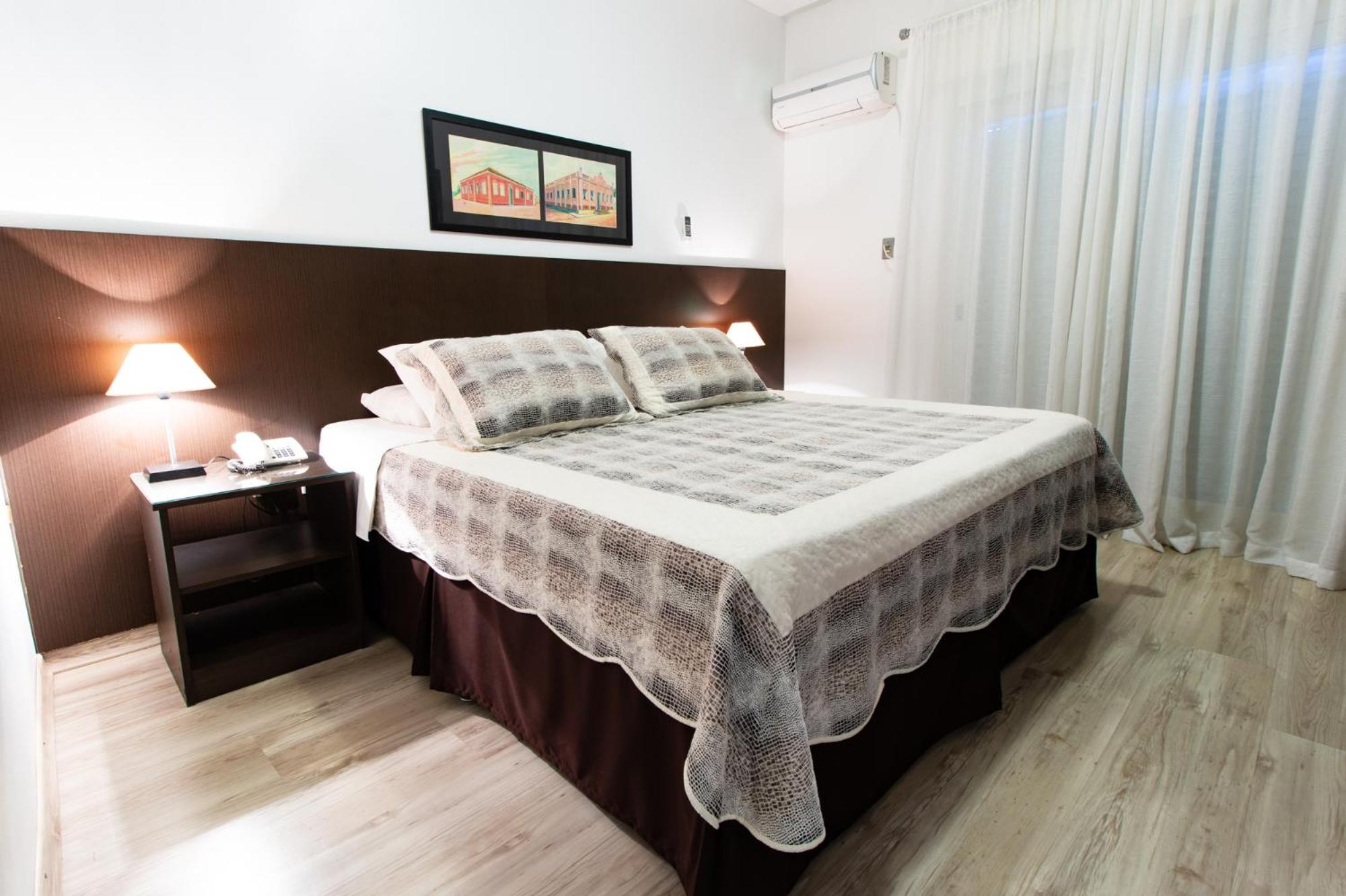 Deluxe Suite with Spa Bath